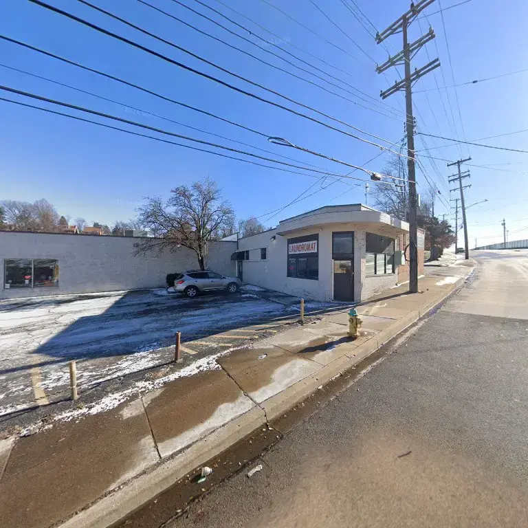 East Hills Coin Laundry - Image 19