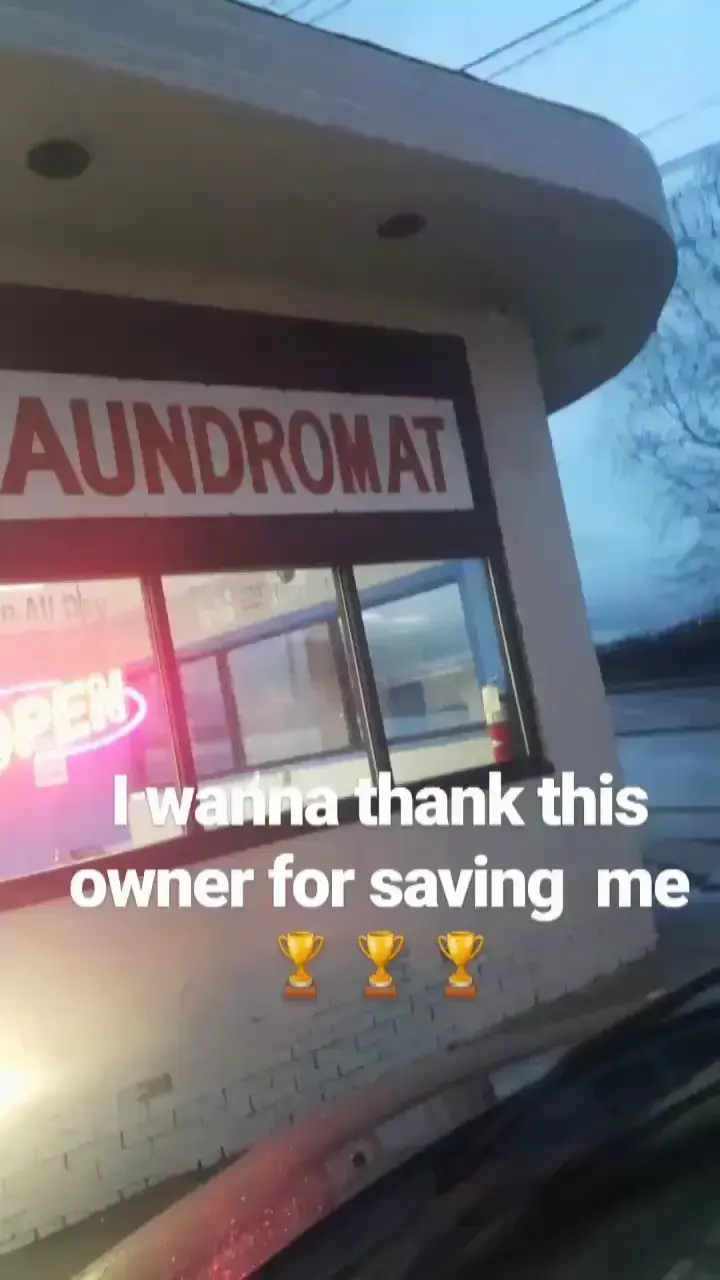 East Hills Coin Laundry thumbnail 10