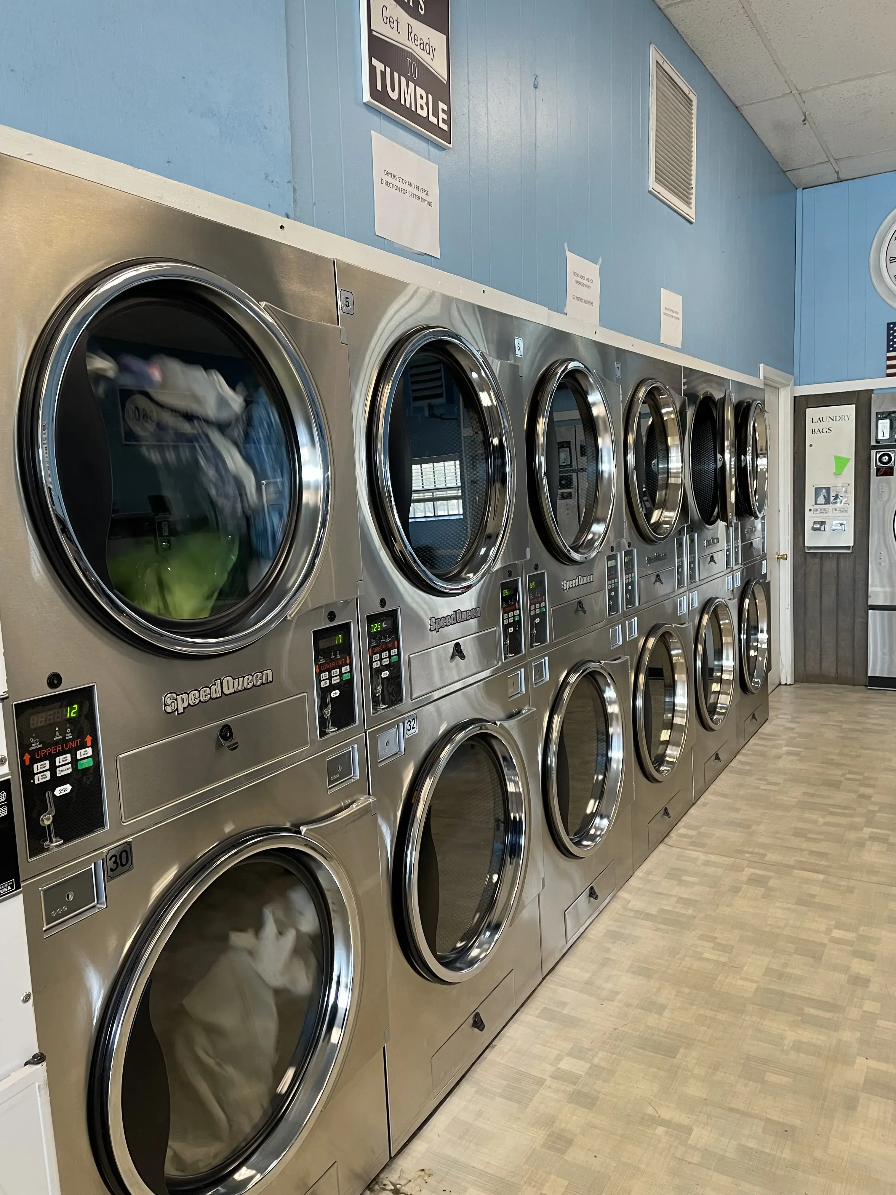 East Street Laundromat - Image 19