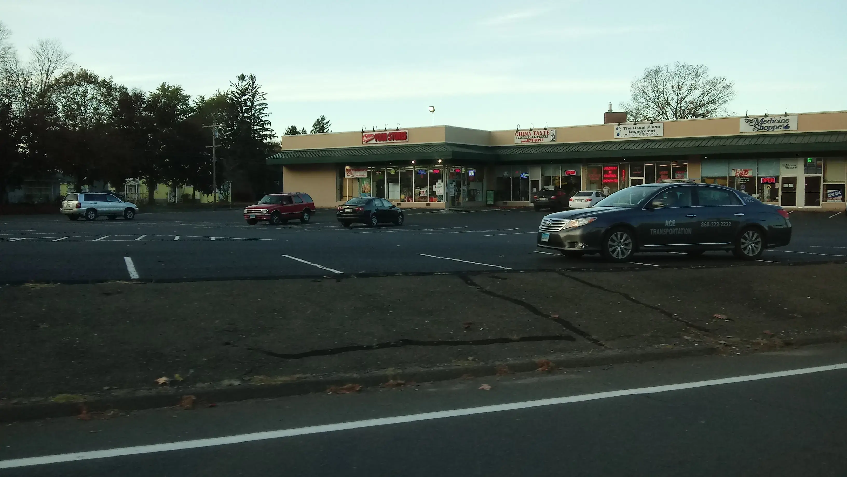 East Street Laundromat - Image 10
