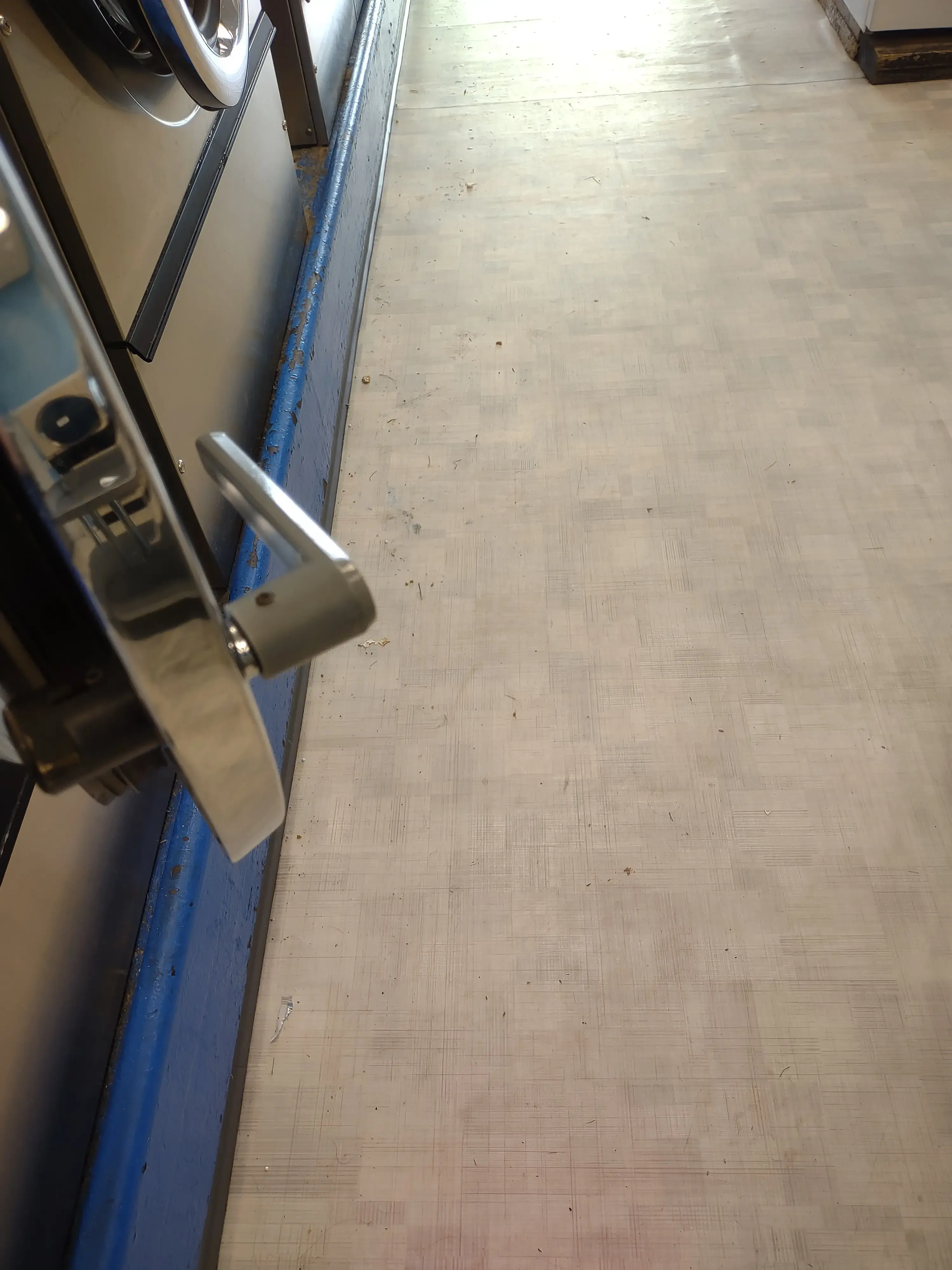 East Street Laundromat - Image 11