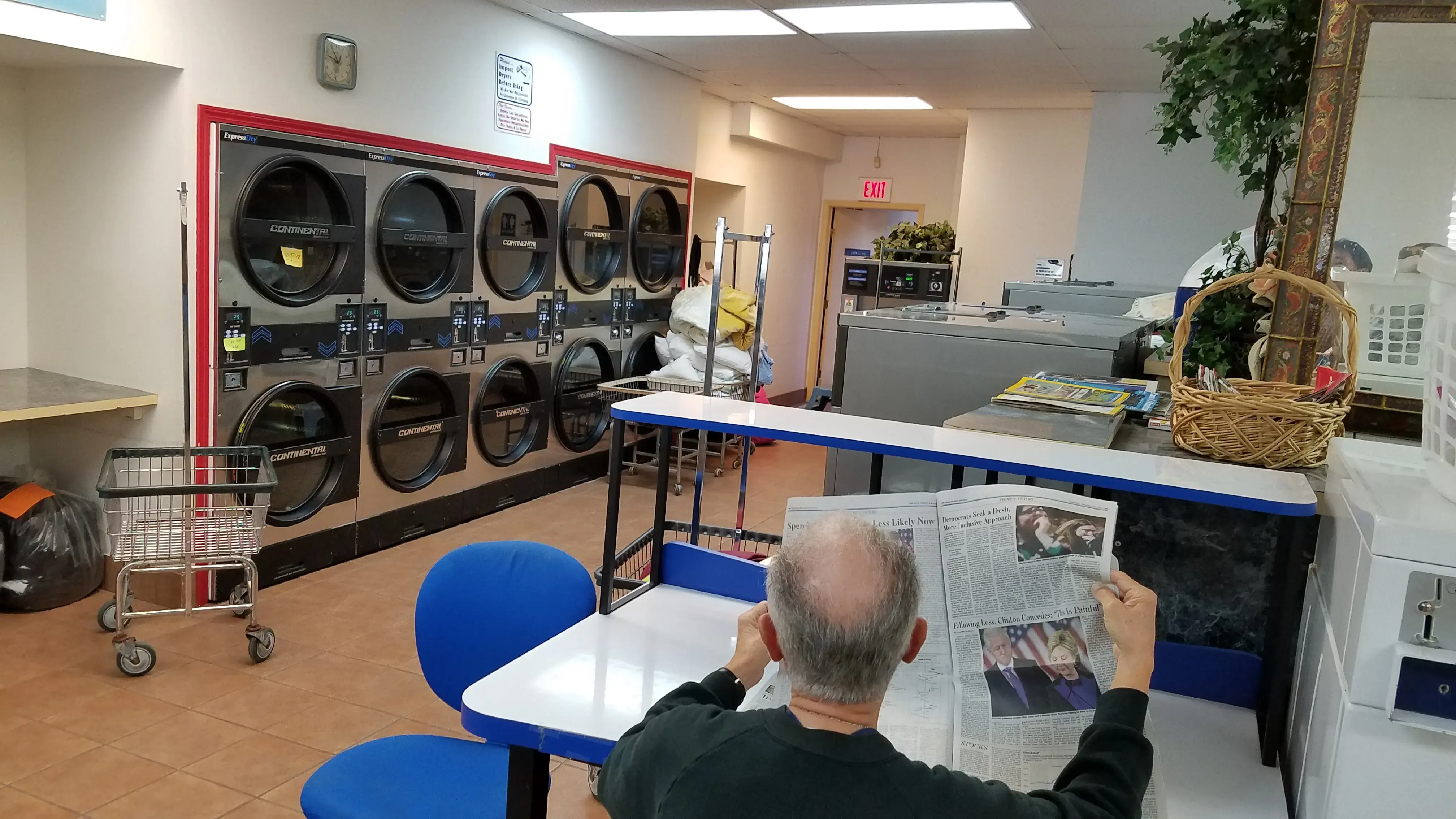 Eastgate Laundromat - Image 11