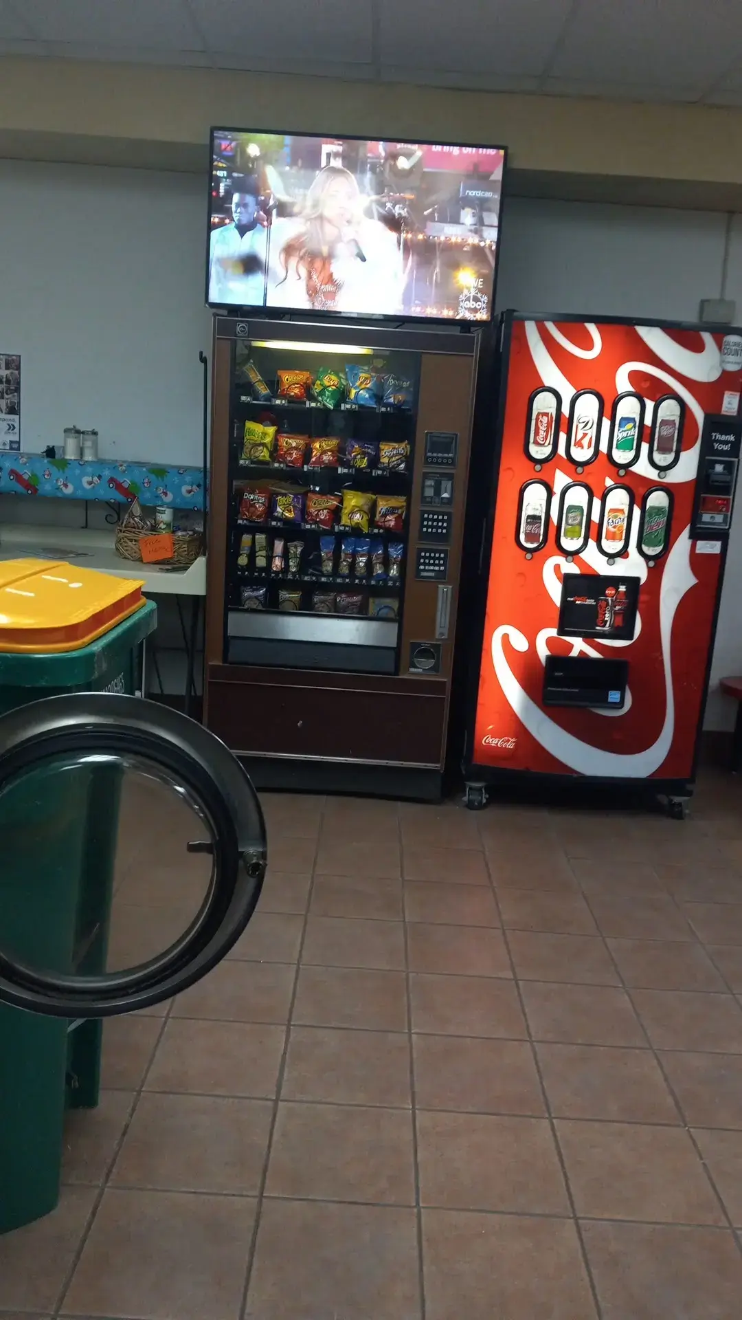 Eastgate Laundromat - Image 10