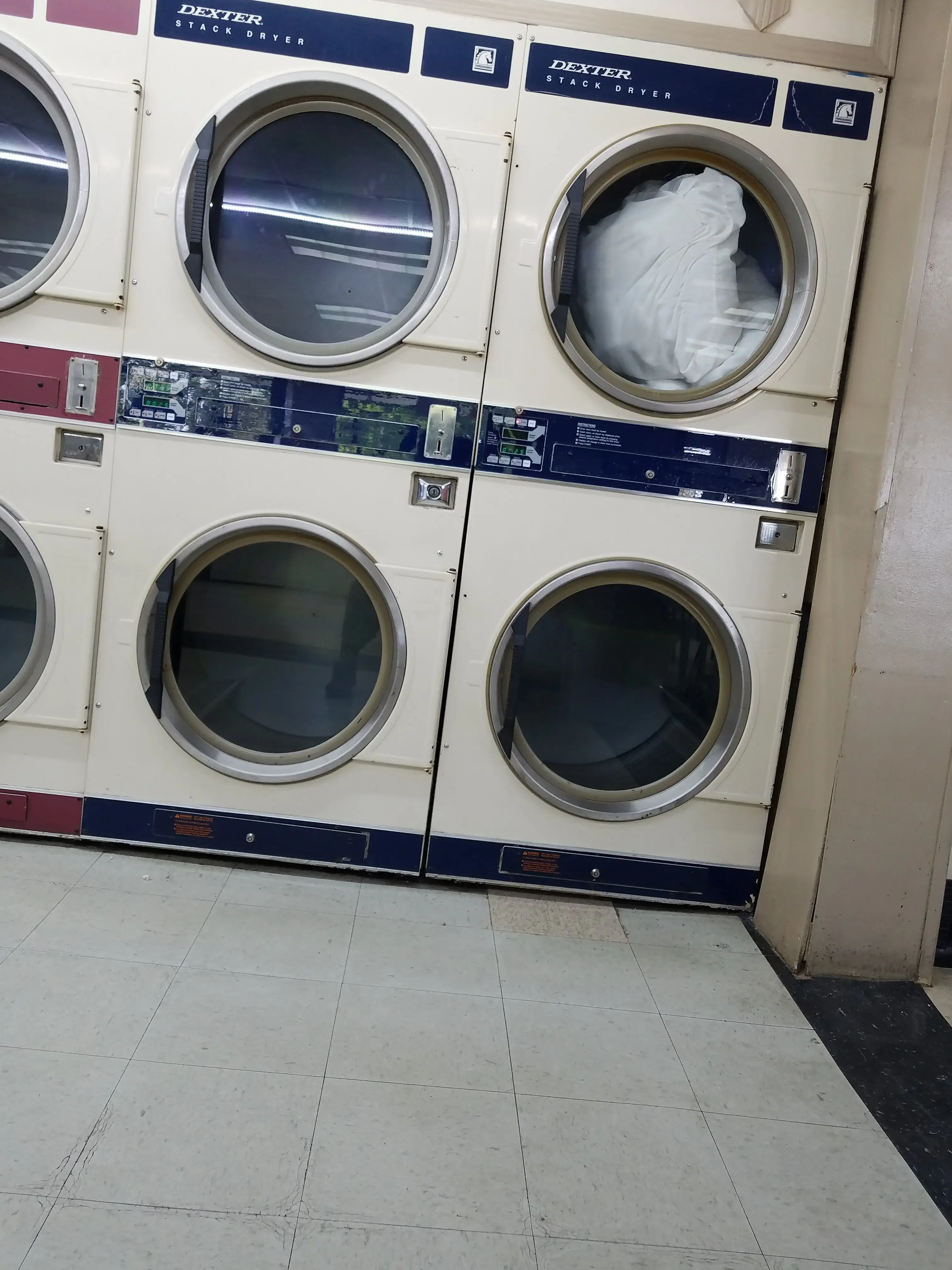 Eastside Coin-Op Laundry thumbnail 9