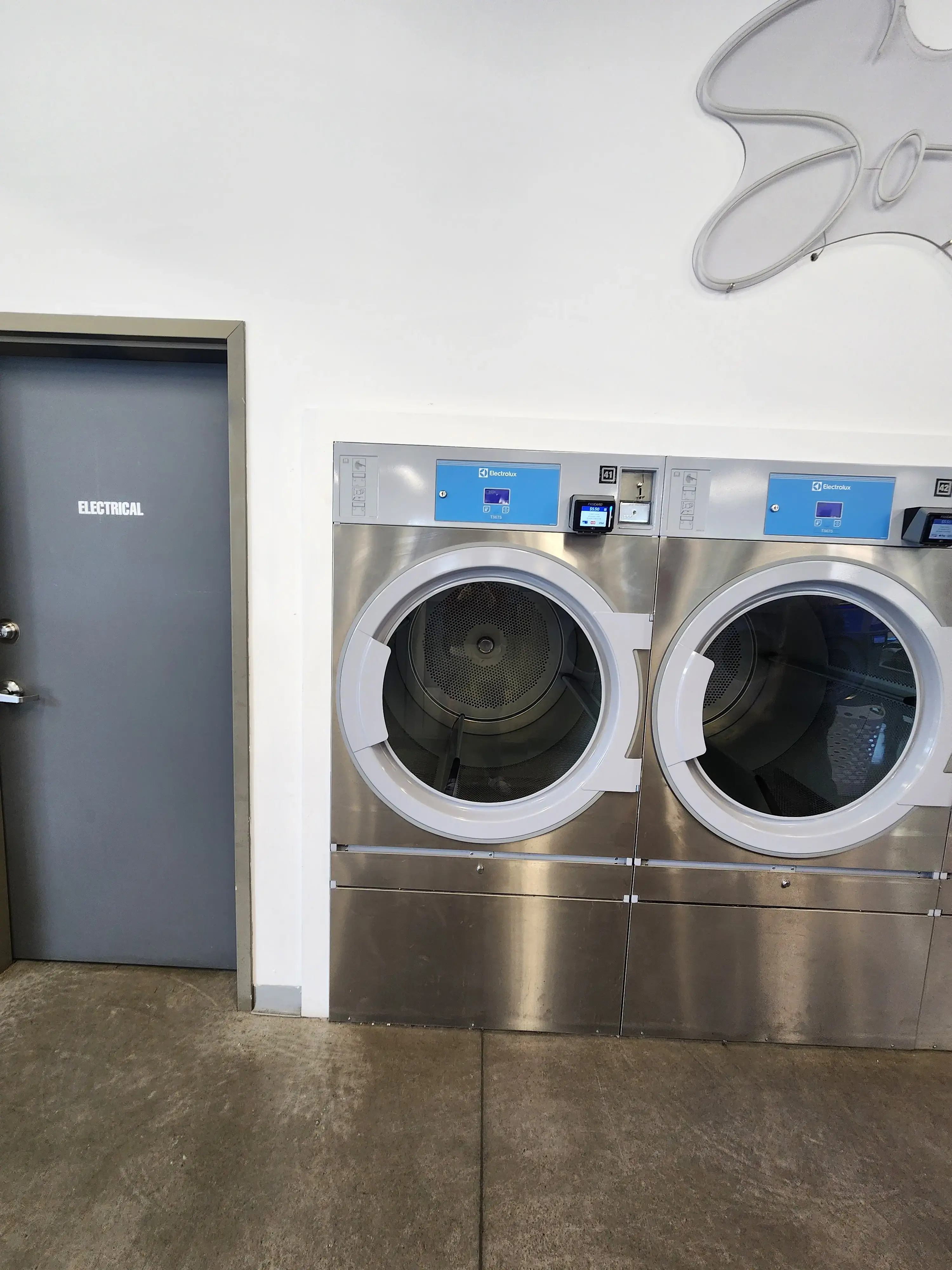 Eastside Family Laundromat thumbnail 13