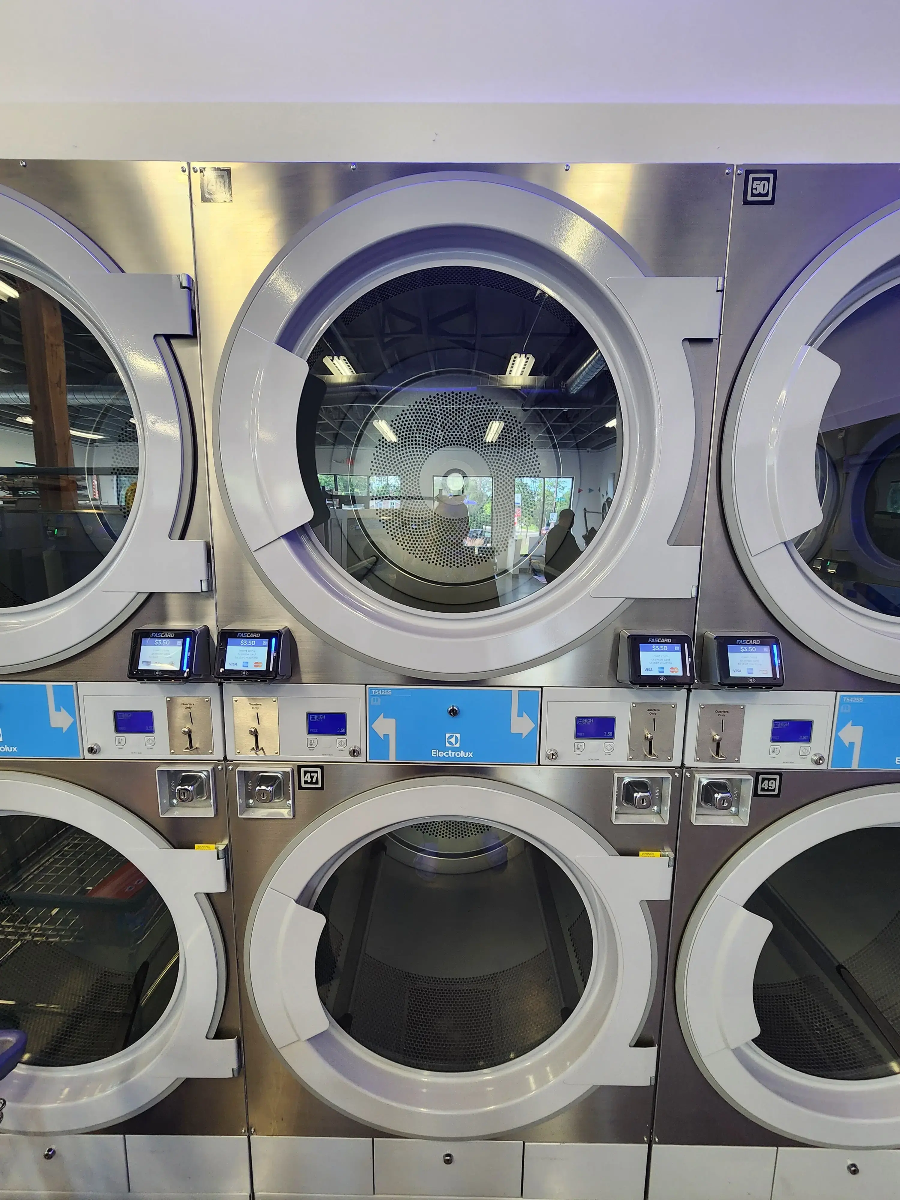 Eastside Family Laundromat - Image 9