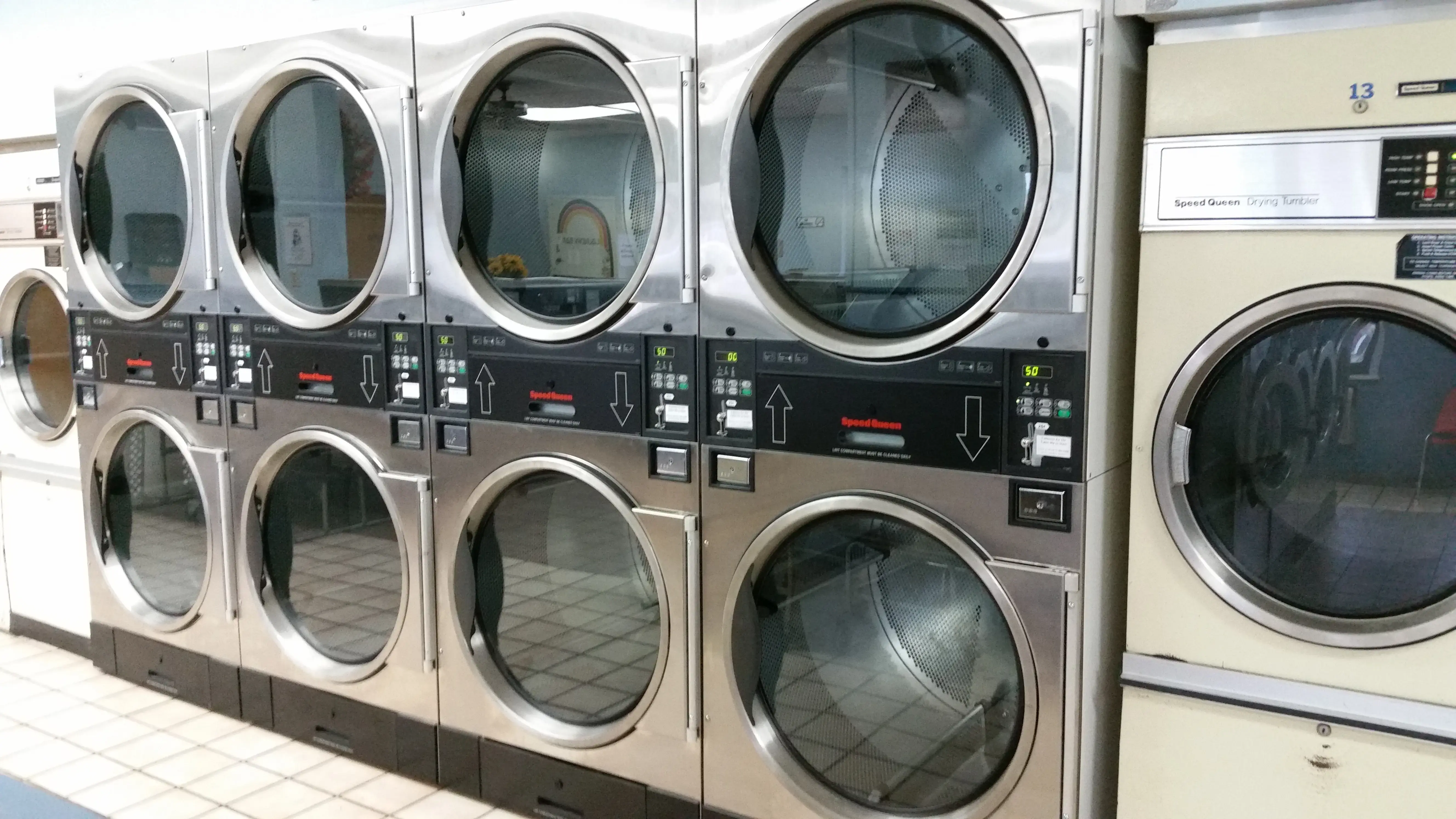 Eastside Laundry and Tanning - Image 16