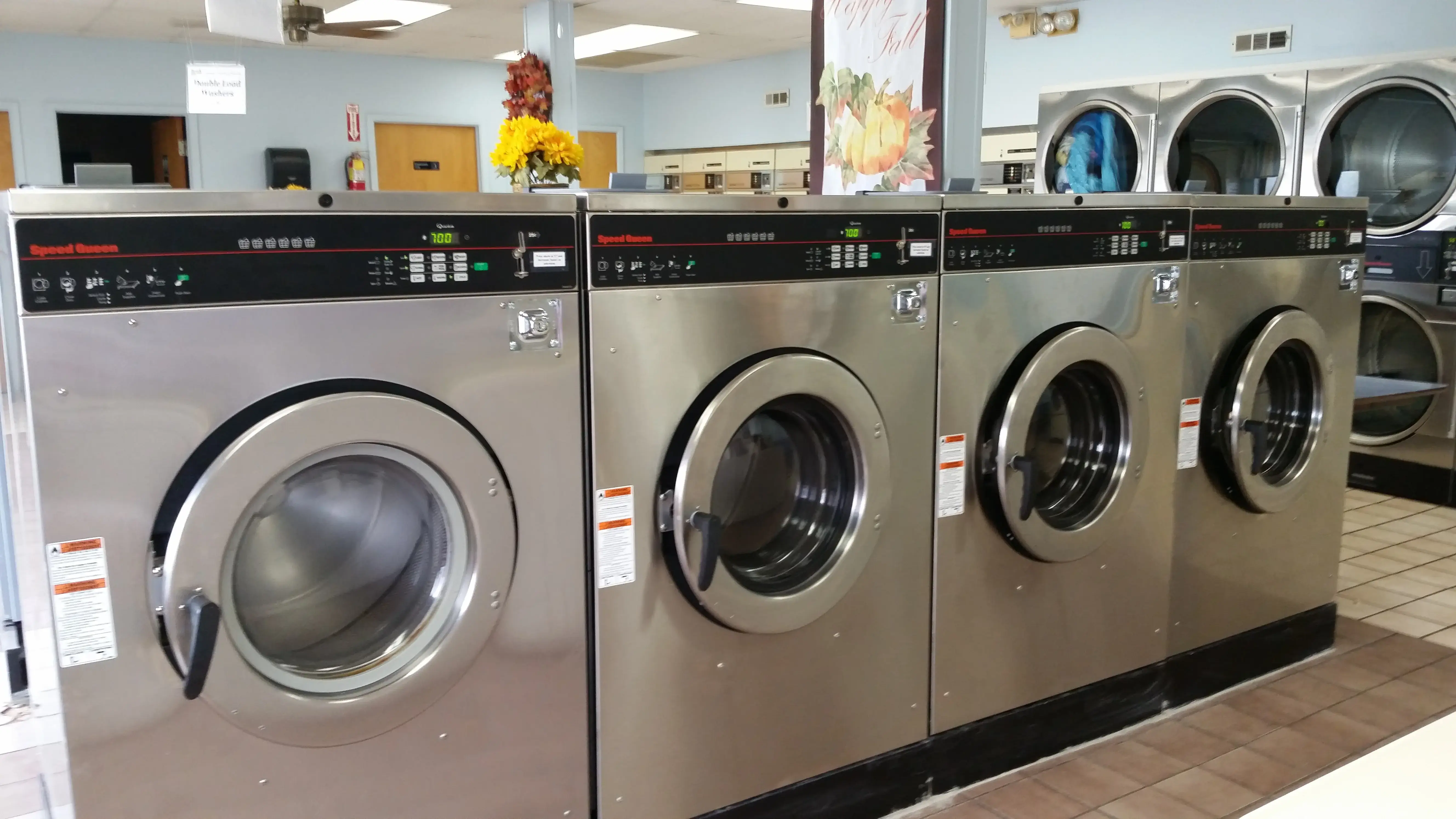 Eastside Laundry and Tanning - Image 17