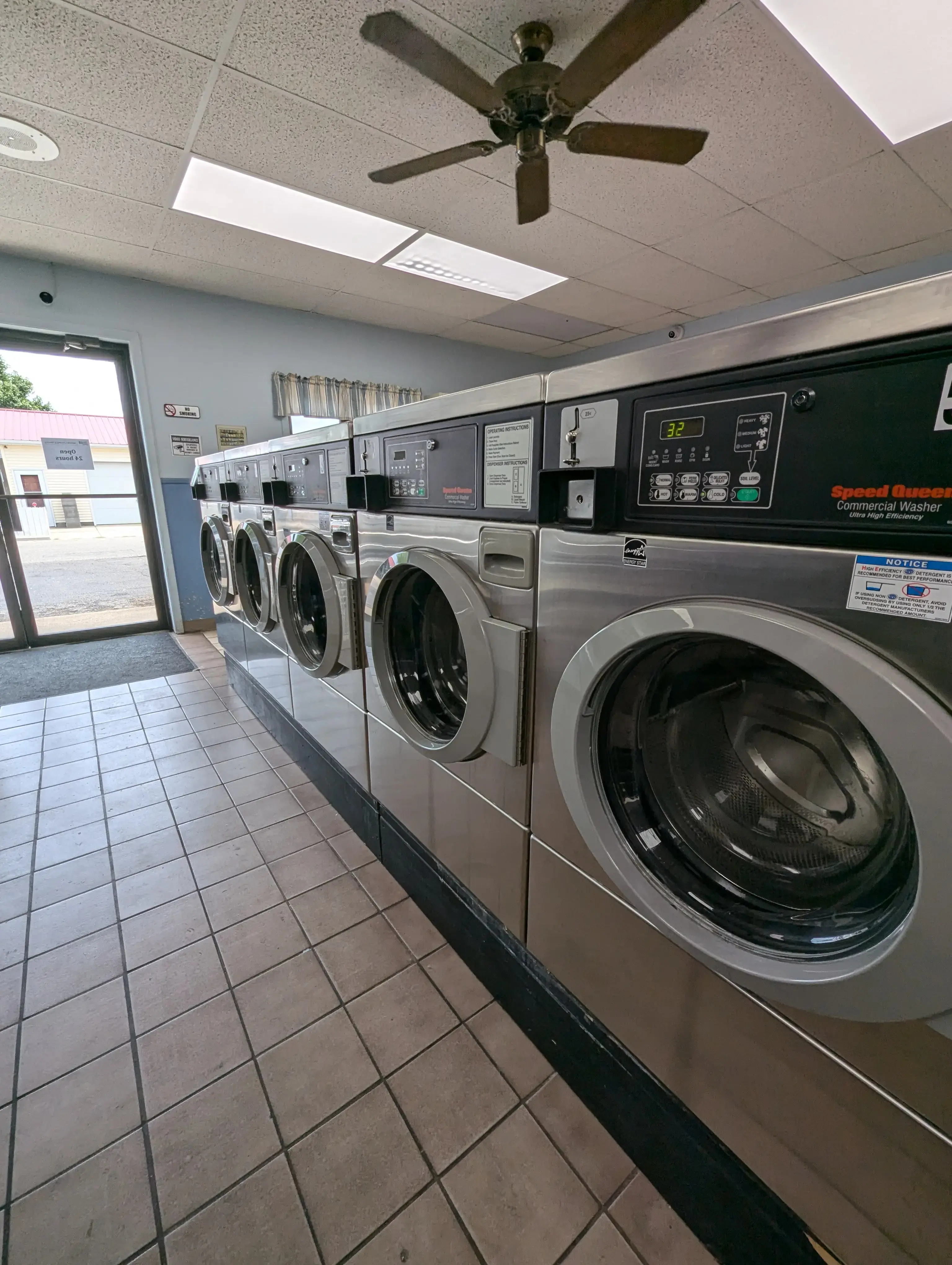 Eastside Laundry and Tanning - Image 8