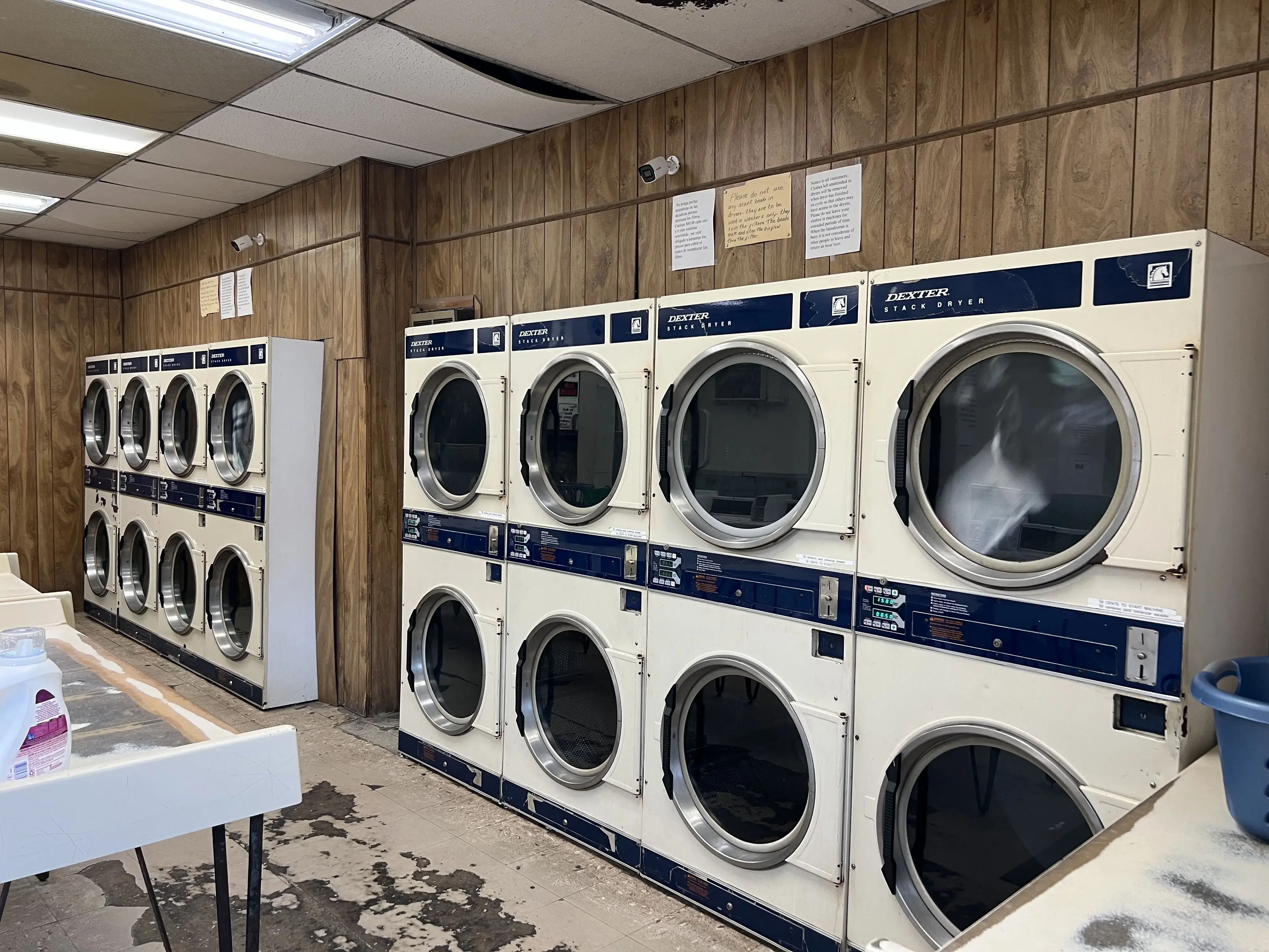 Eastville Laundromat - Image 8