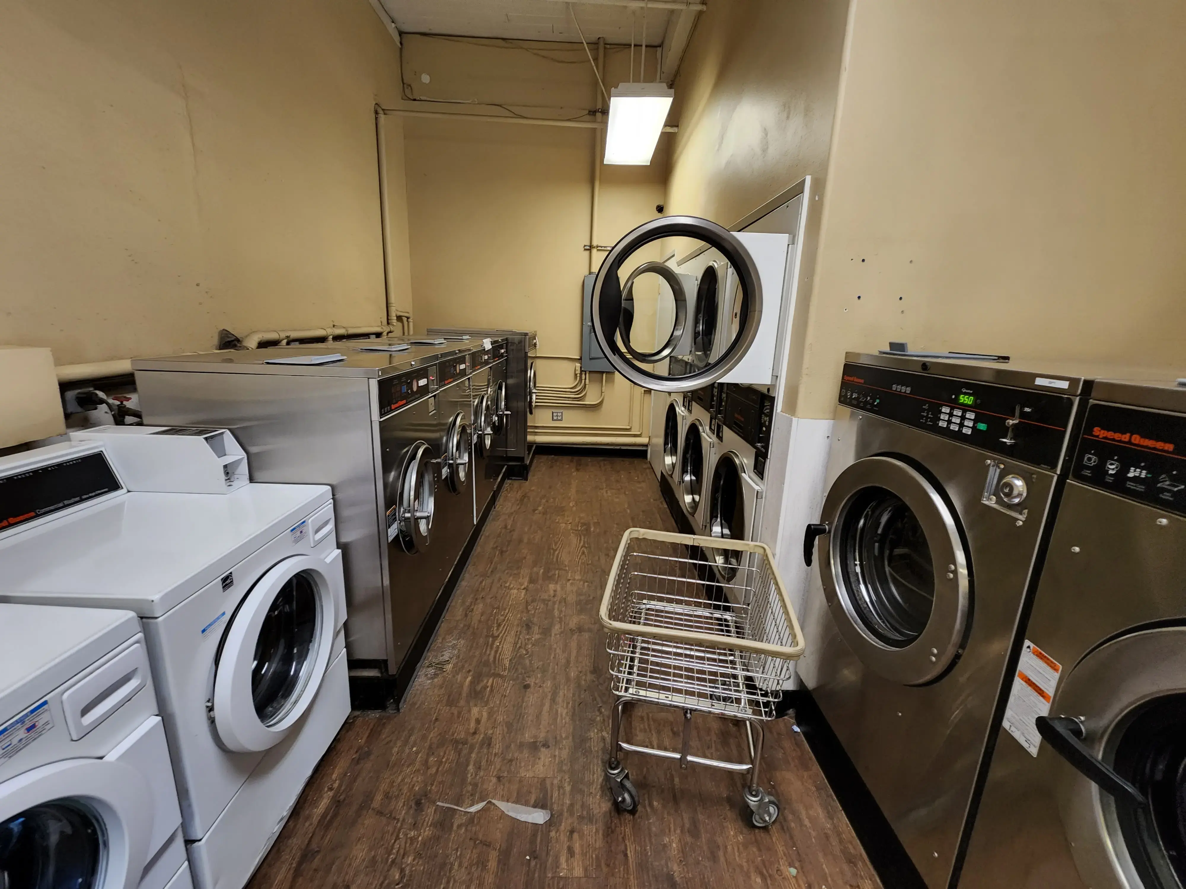 Eastwind Laundry thumbnail 7