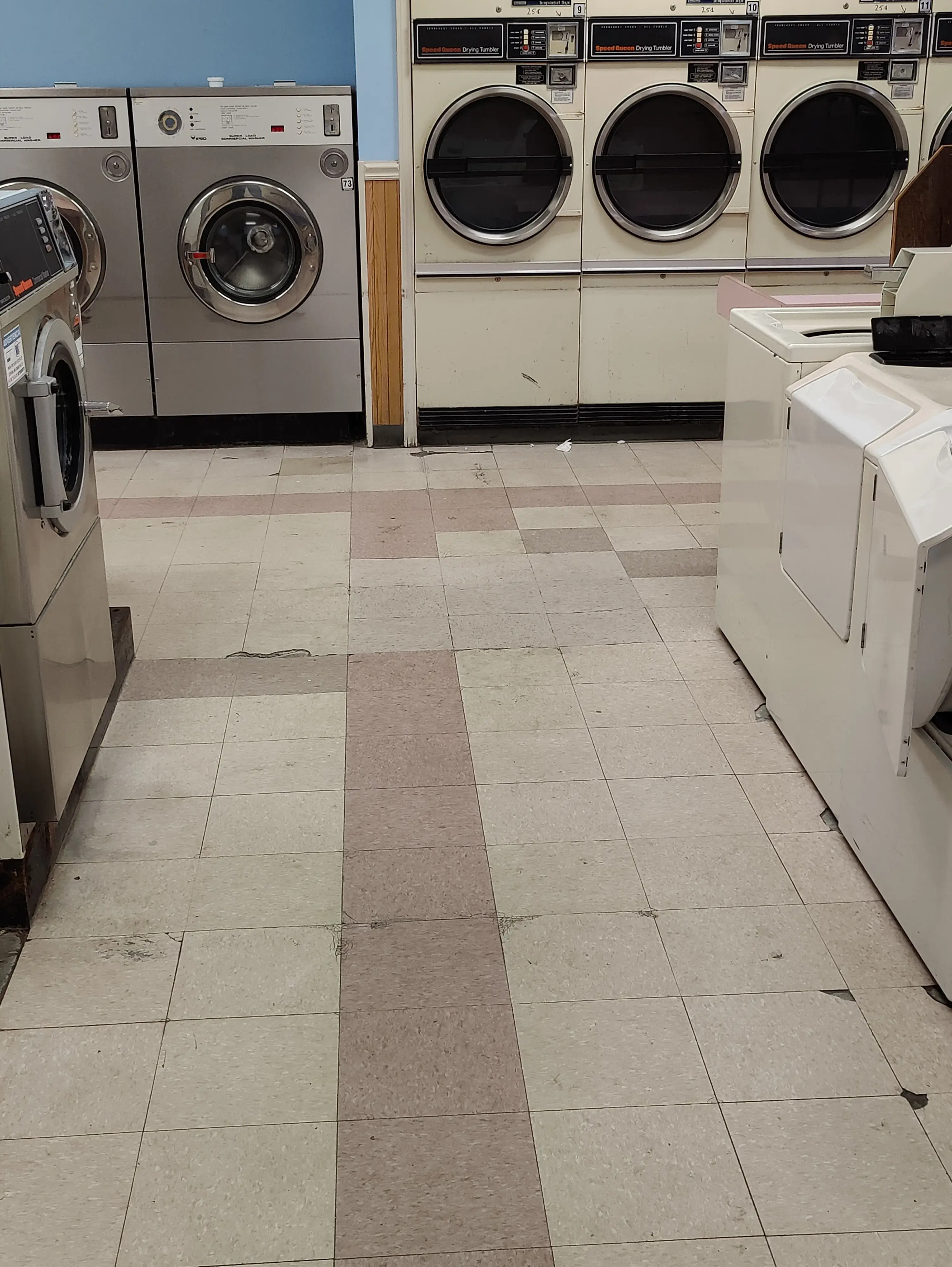 Eastwood Laundromat - Image 1