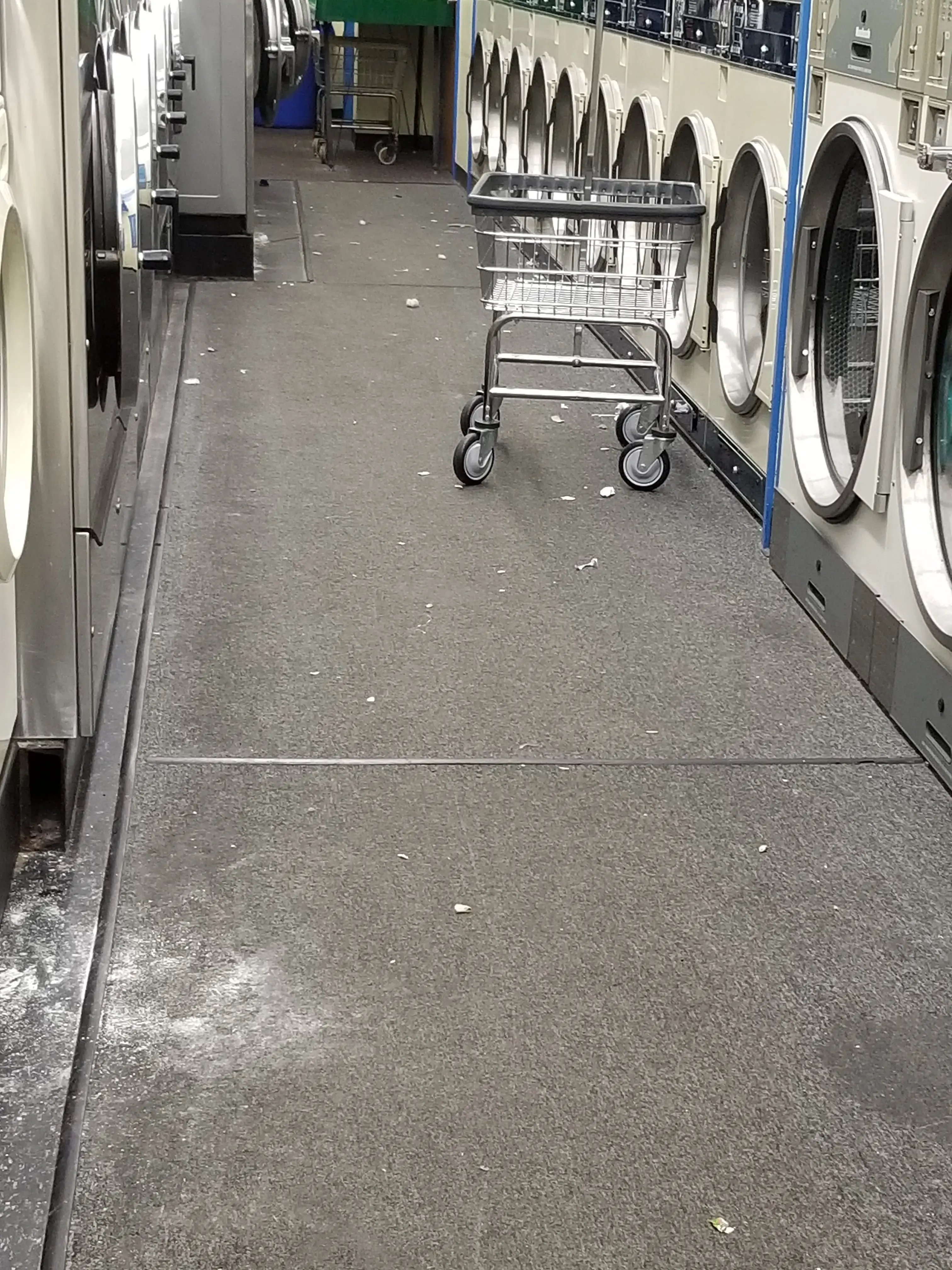 Easy Clean Laundromat in Edwardsville thumbnail 6