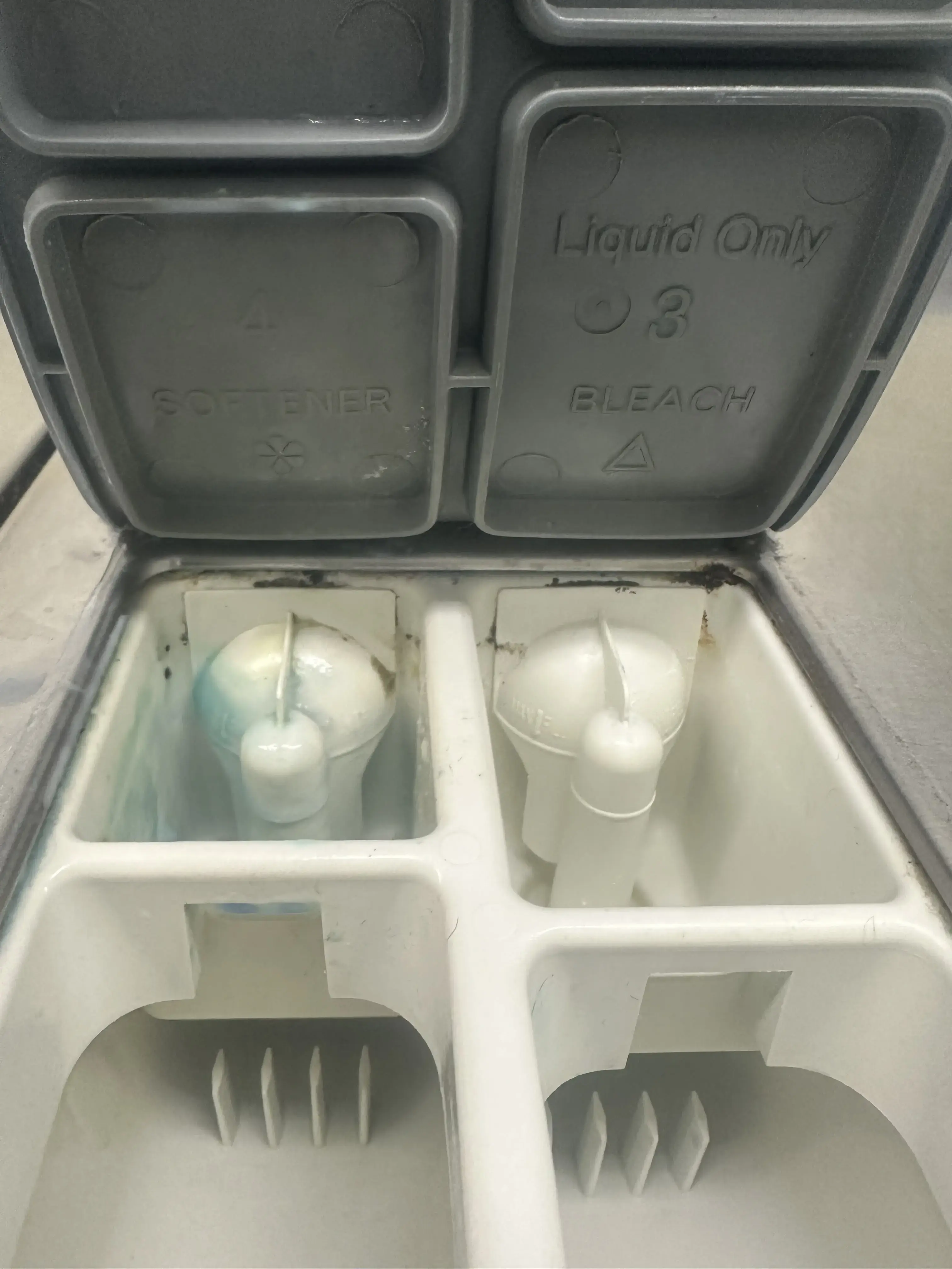 Easy Clean Laundromat in Edwardsville - Image 14