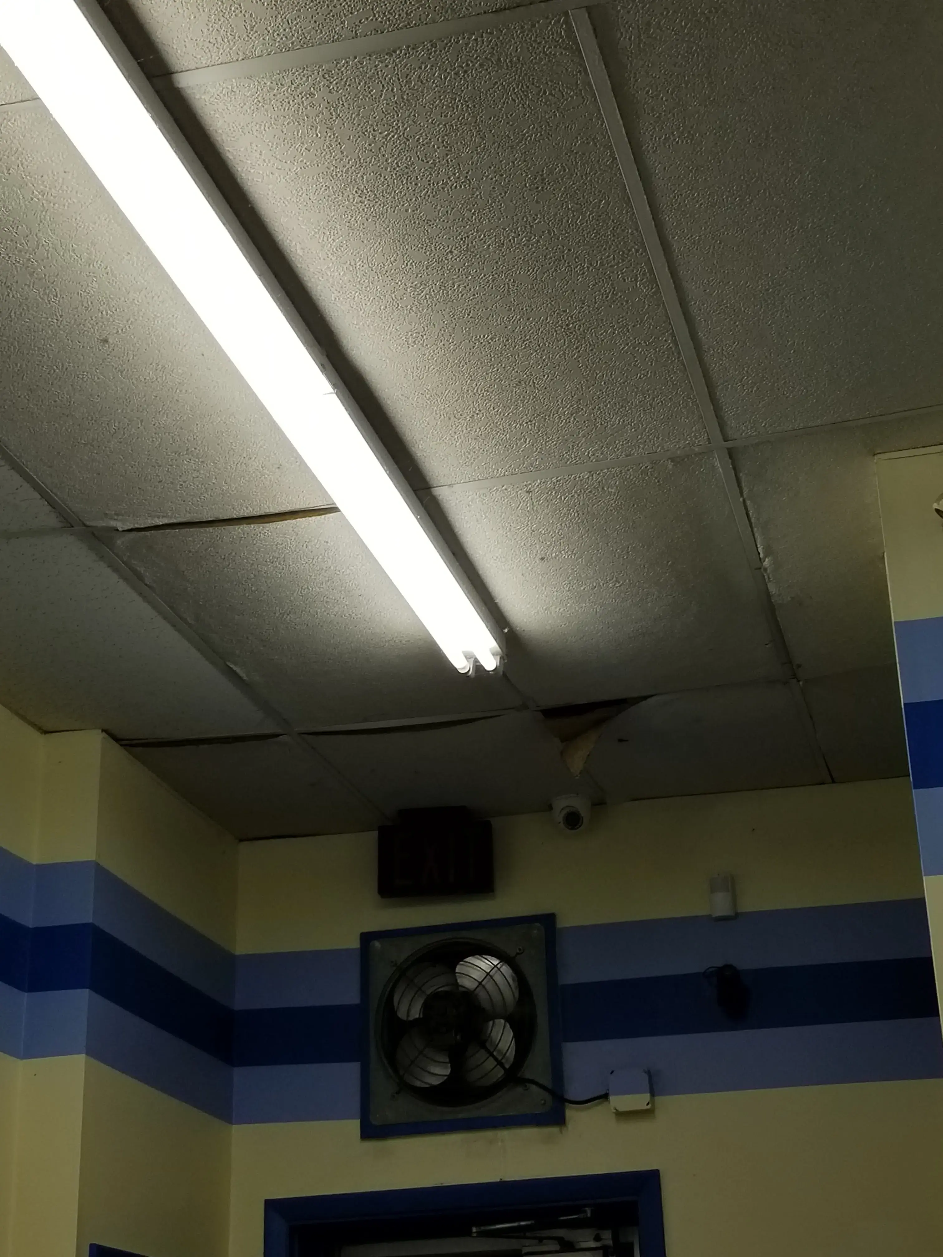 Easy Clean Laundromat in Edwardsville thumbnail 12