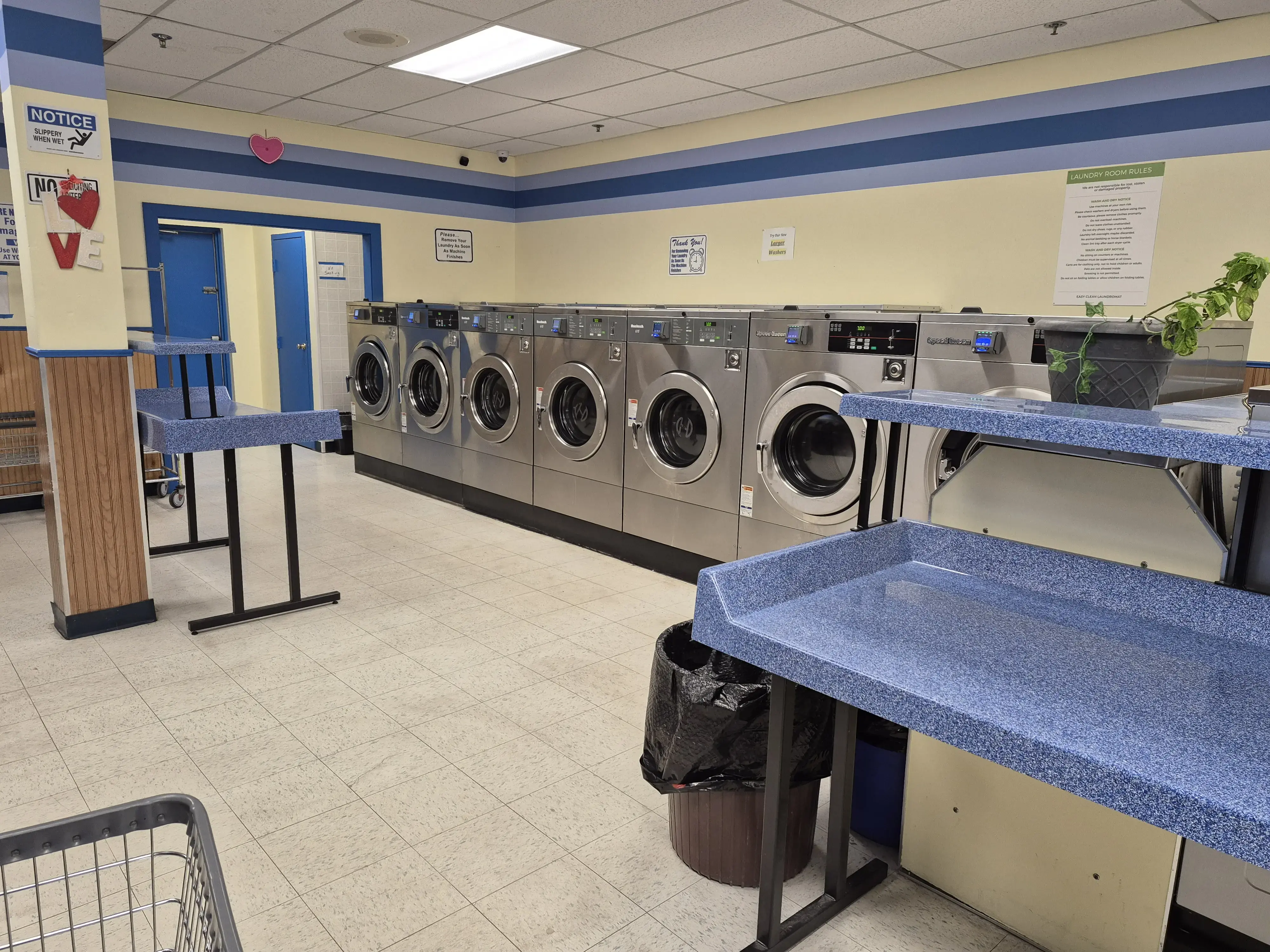 Easy Clean Laundromat in West Pittston thumbnail 6
