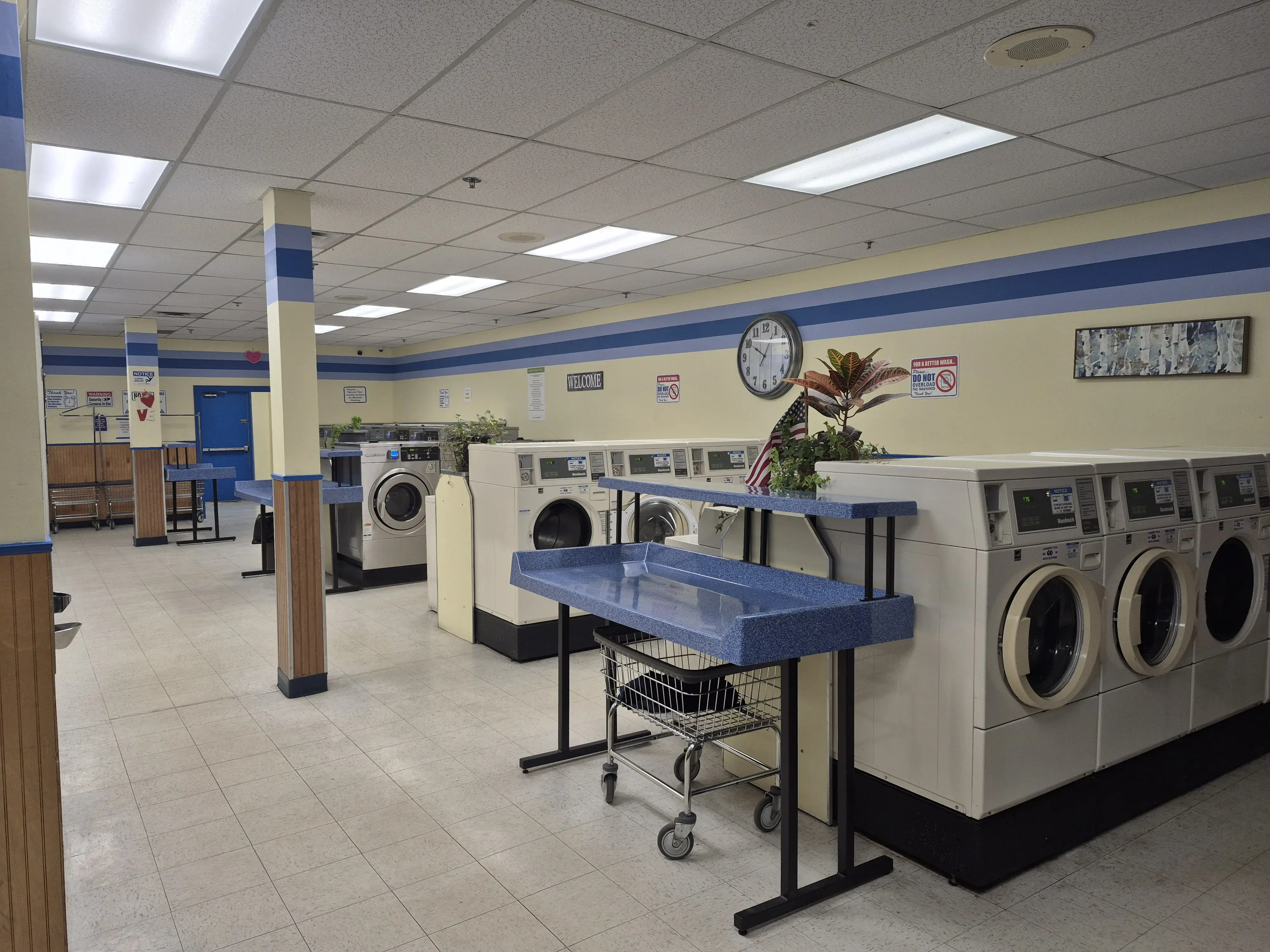 Easy Clean Laundromat in West Pittston thumbnail 2