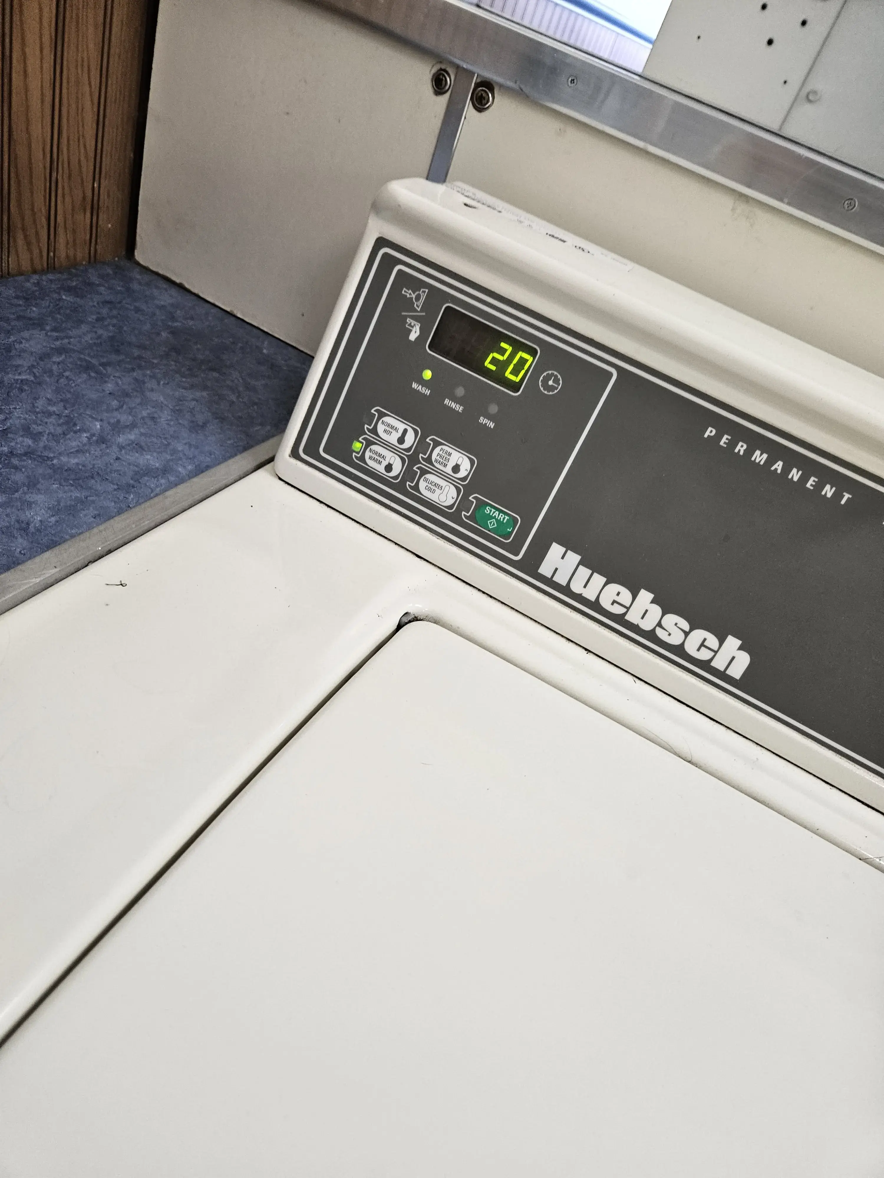 Easy Clean Laundromat in West Pittston thumbnail 3