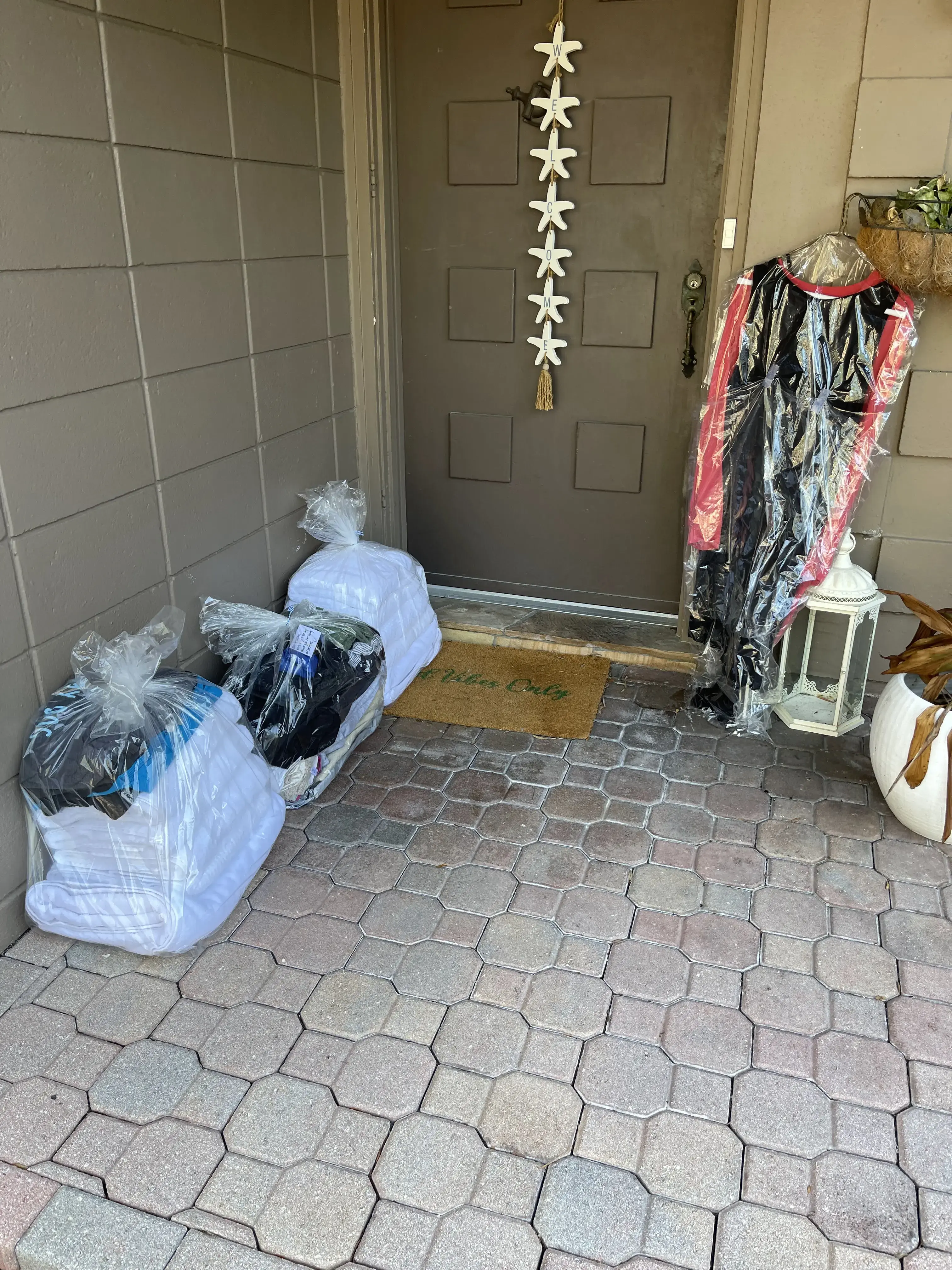 Easy Kleen Laundromat - Image 18