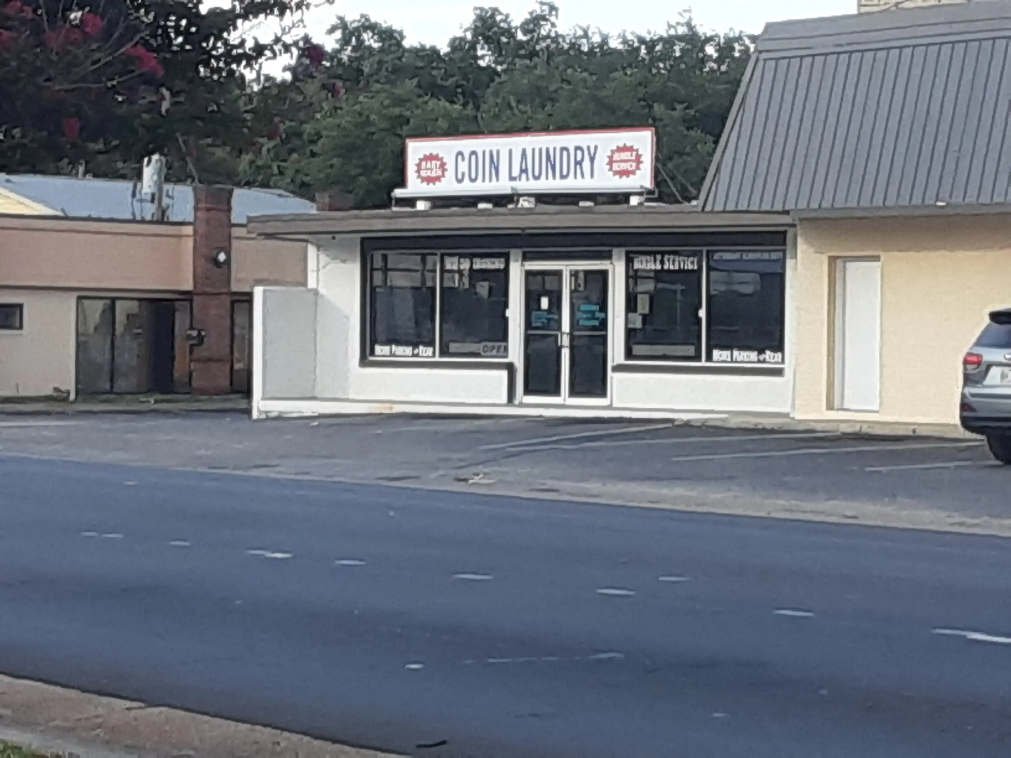 Easy Wash Coin Laundry - Image 2