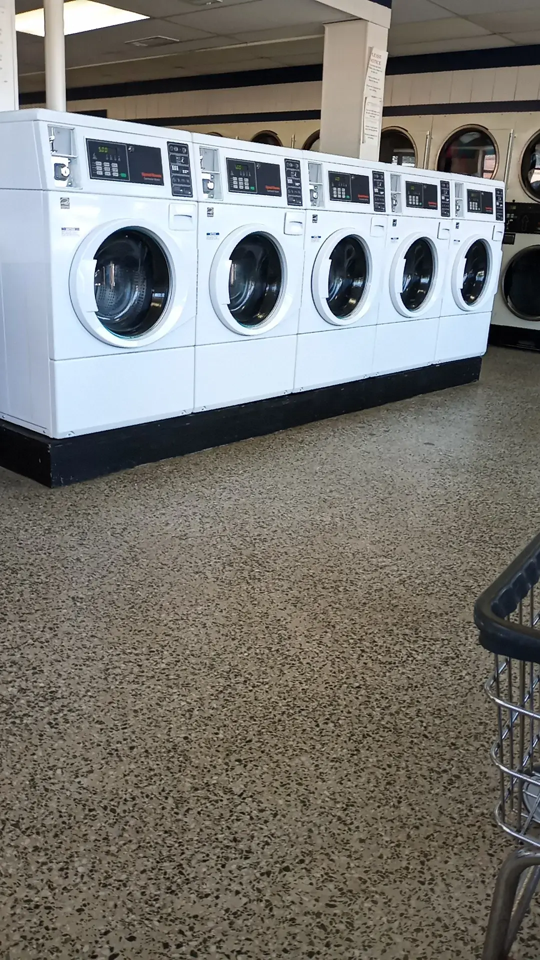 Easy Wash Coin Laundry - Image 3