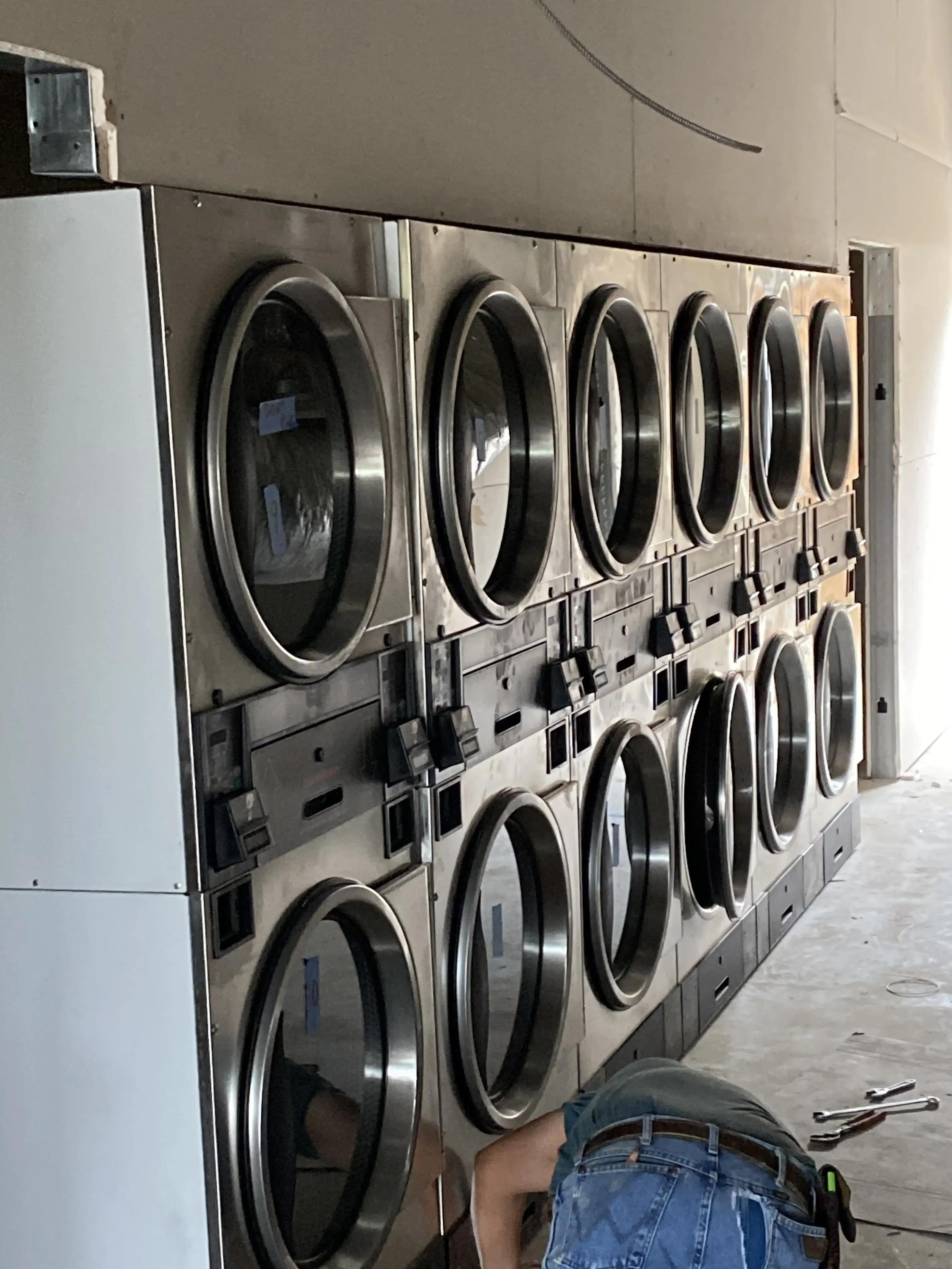 Eazy Breezy Laundry thumbnail 3