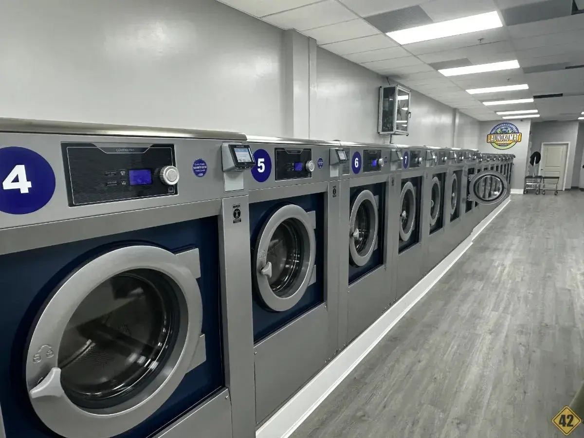 Eco Spin Laundromat - Image 10