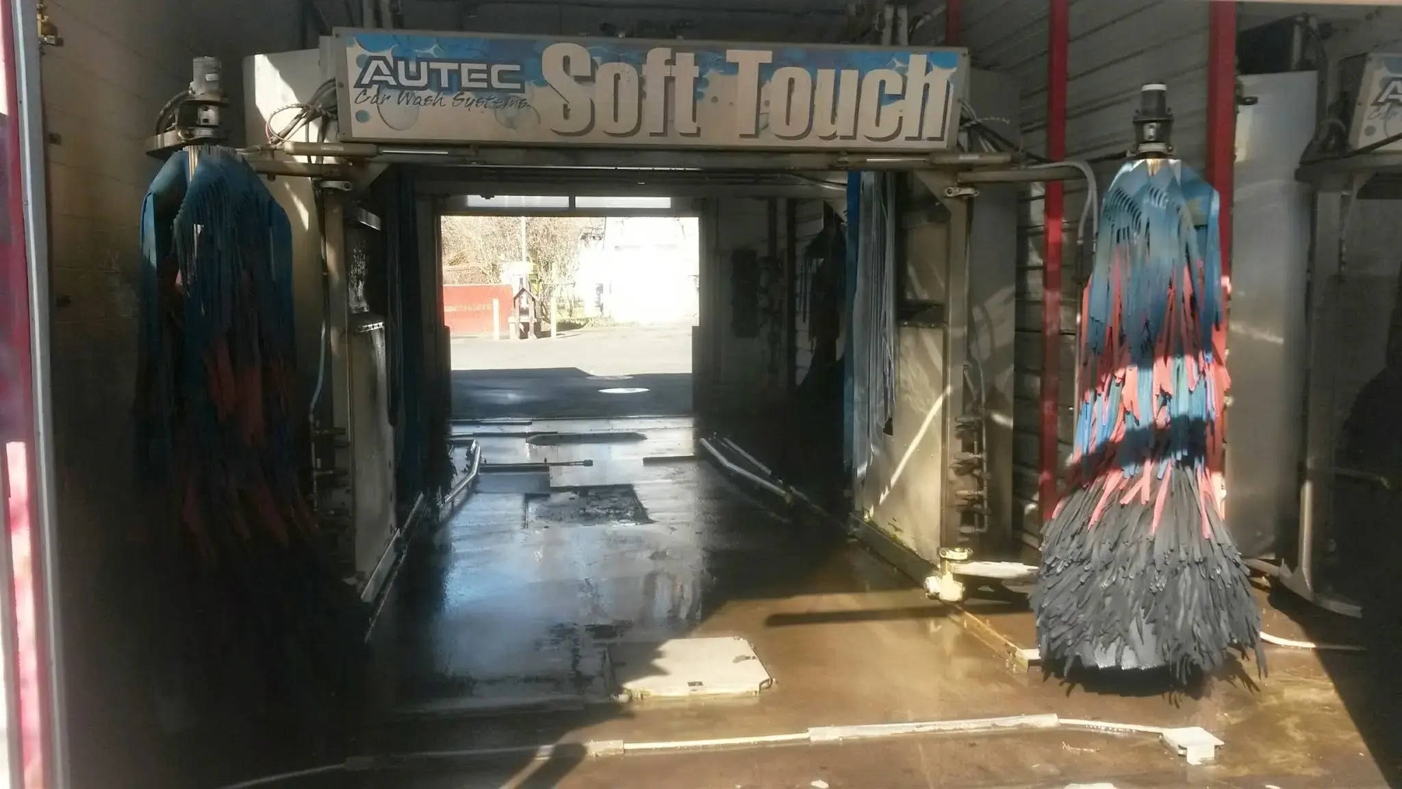 Econ-O-Wash Car Wash & Landromat thumbnail 5