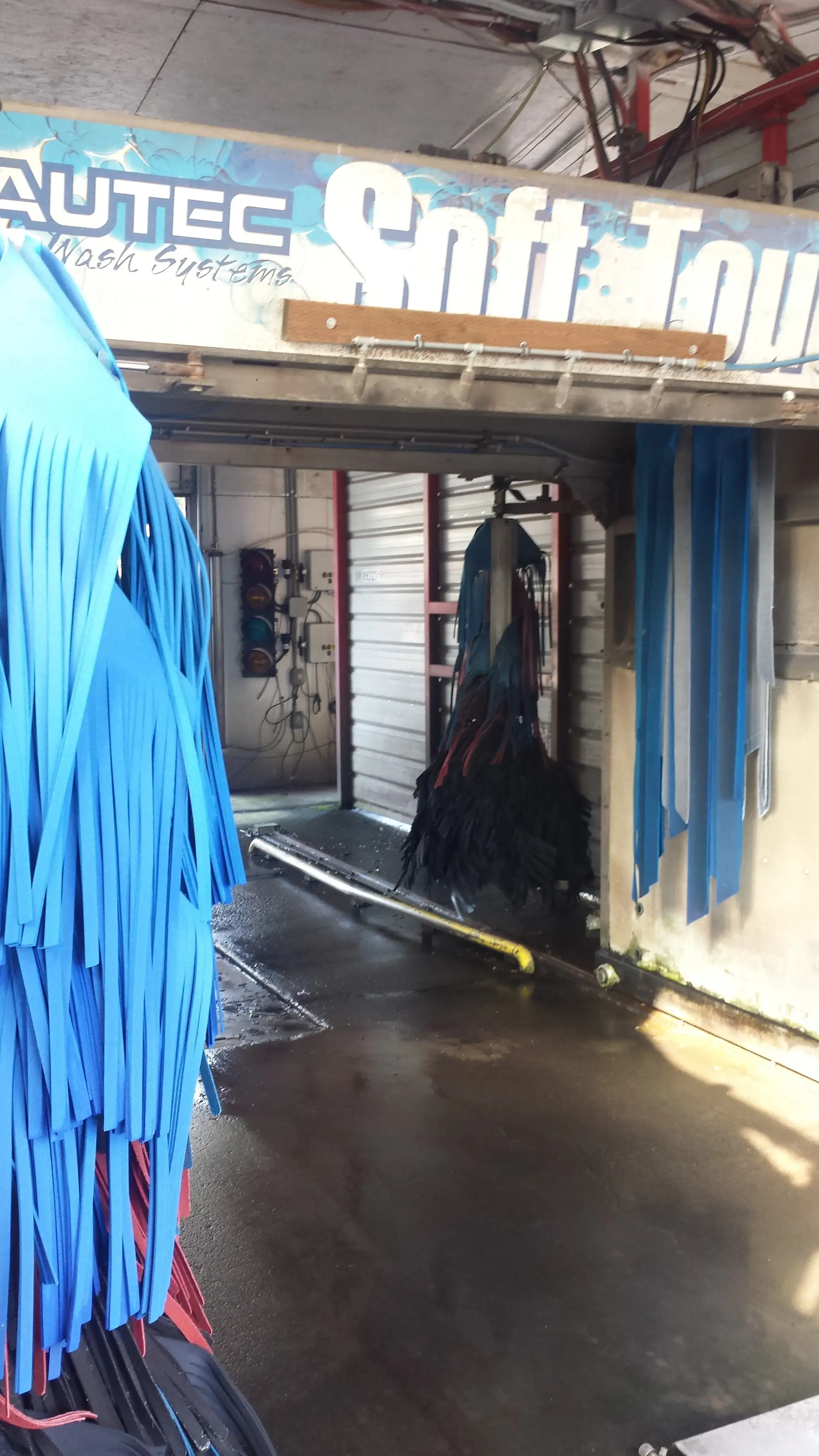 Econ-O-Wash Car Wash & Landromat thumbnail 19