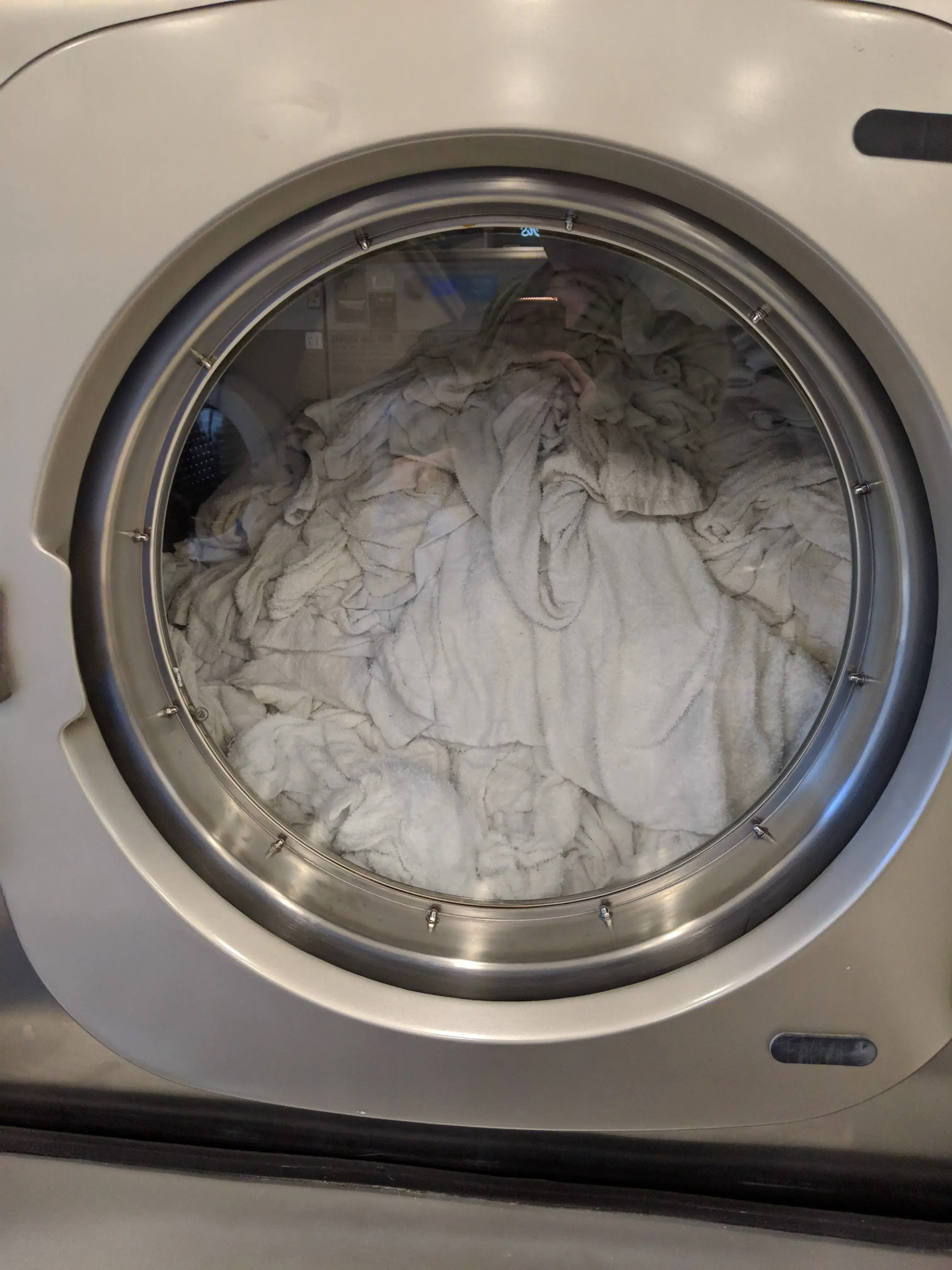 Econo Coin/Credit Card Laundromat - Image 20