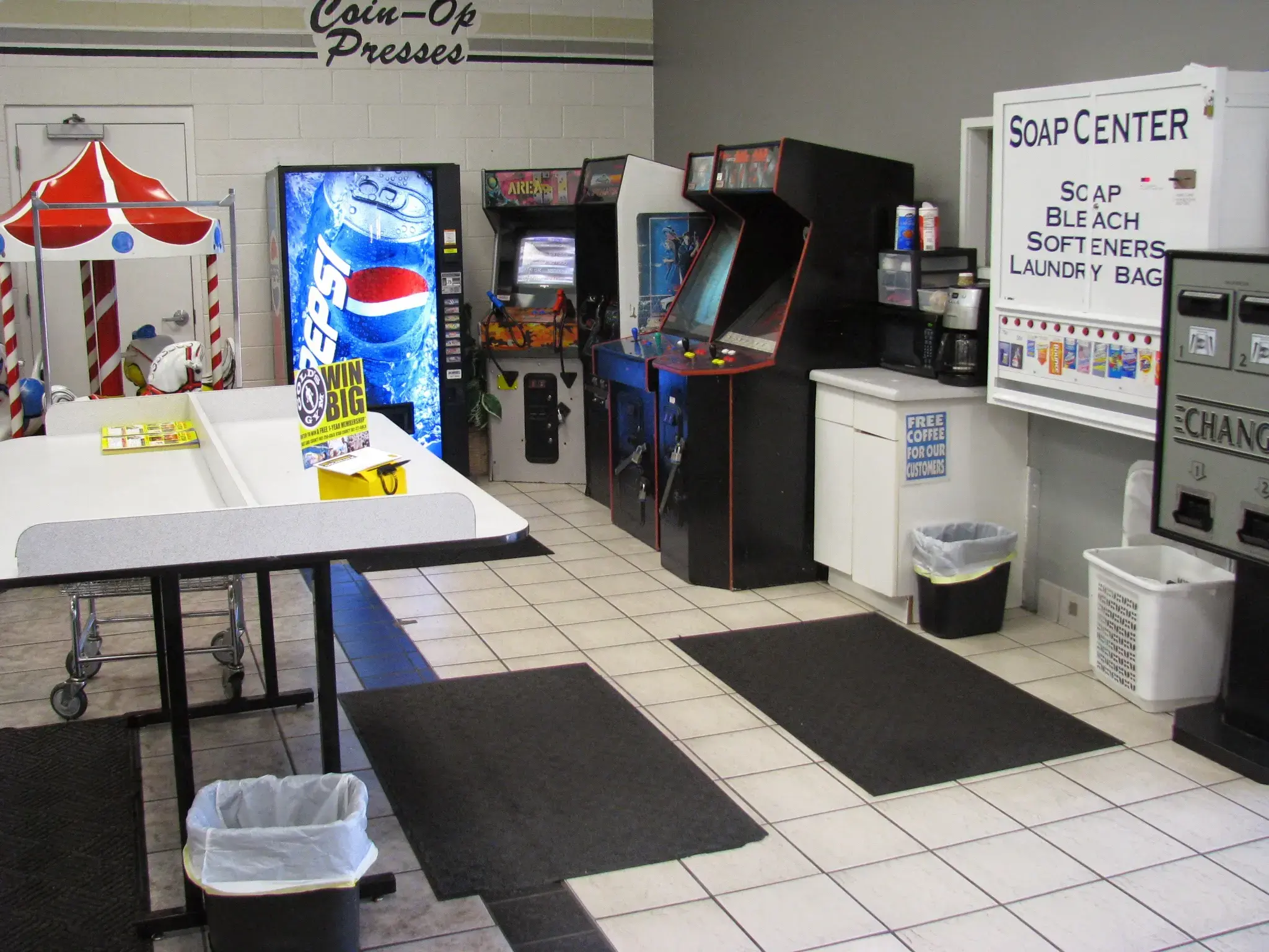 Econo Coin/Credit Card Laundromat - Image 11