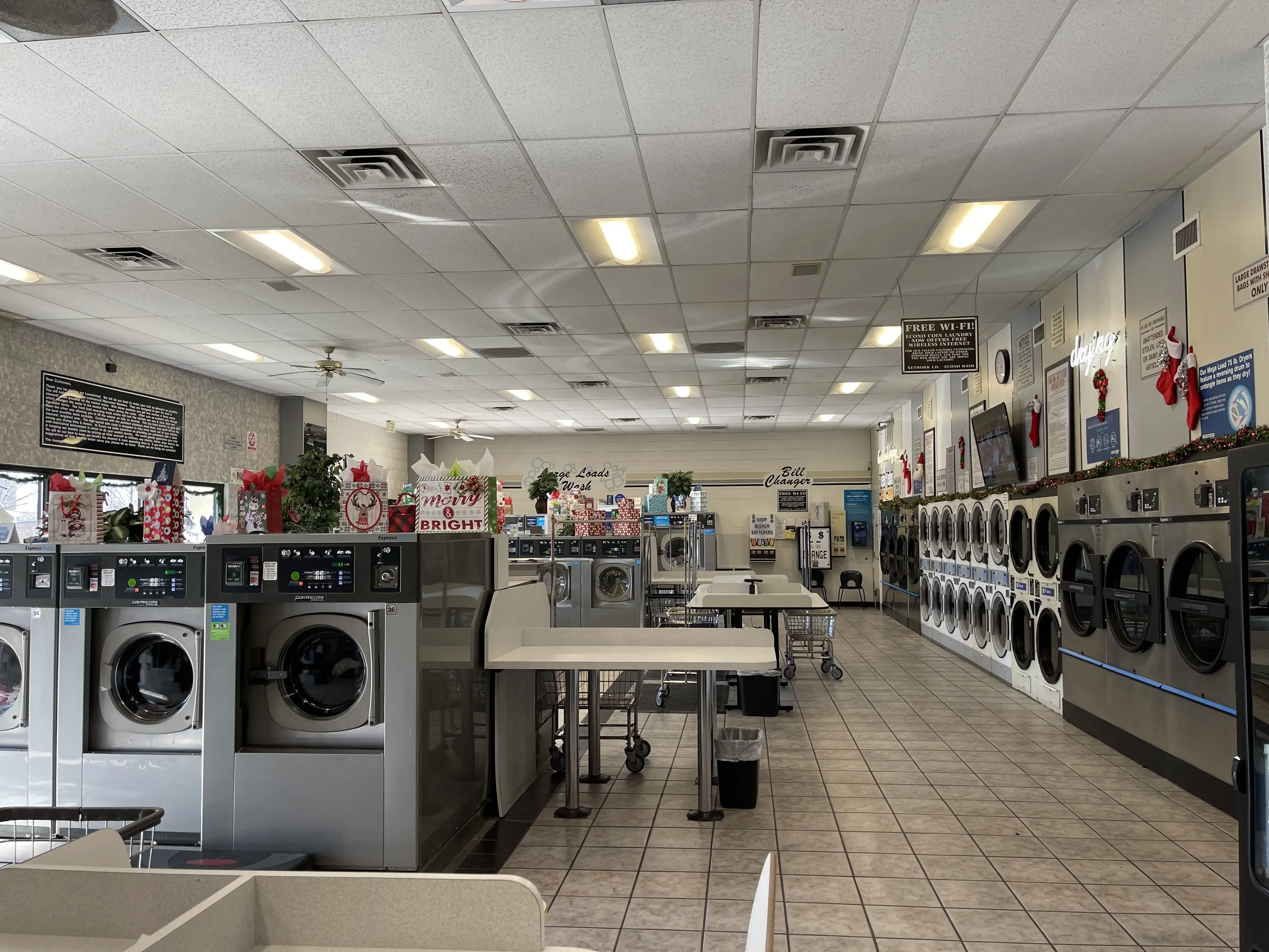Econo Coin/Credit Card Laundromat - Image 3