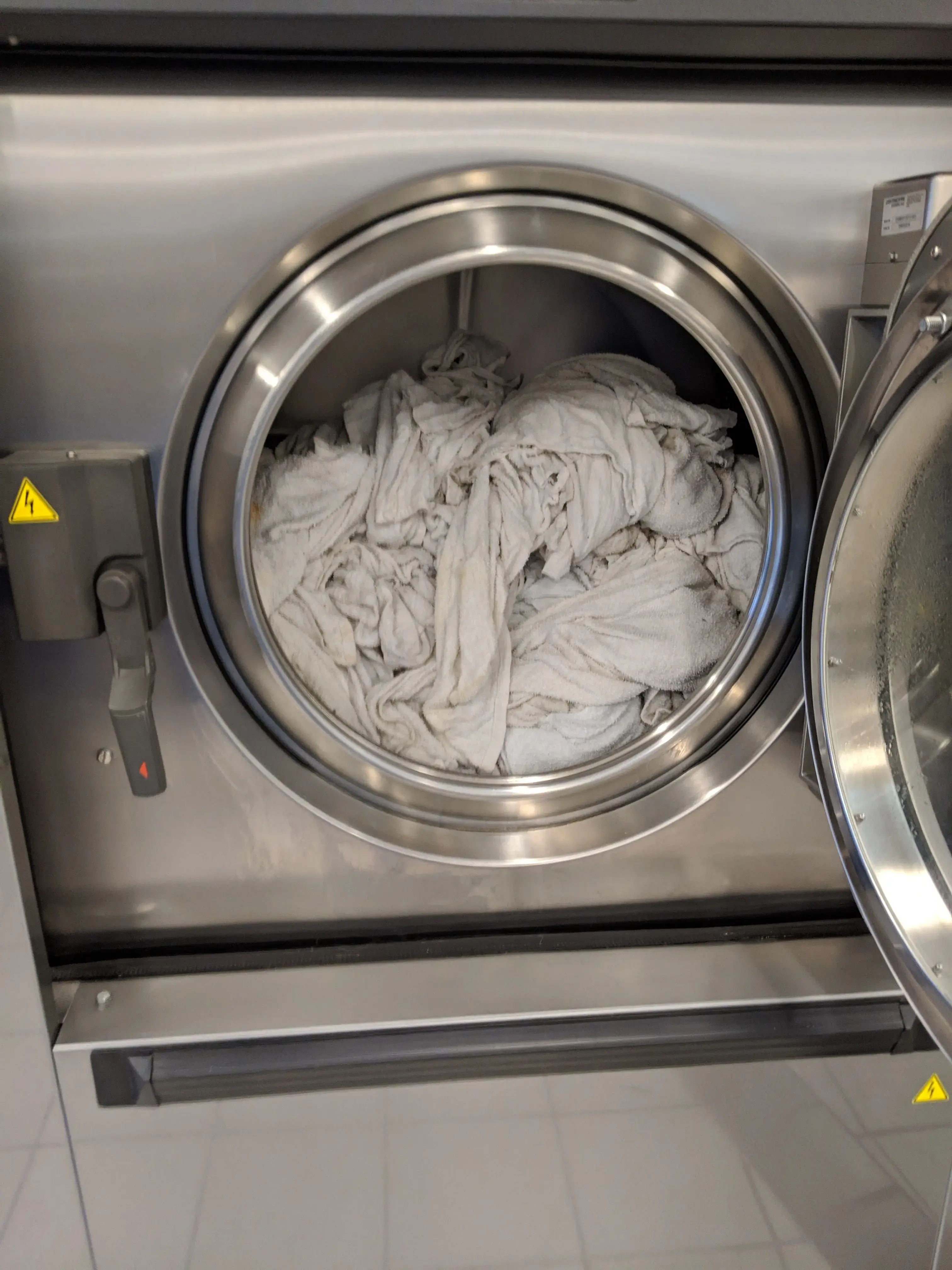 Econo Coin/Credit Card Laundromat thumbnail 17