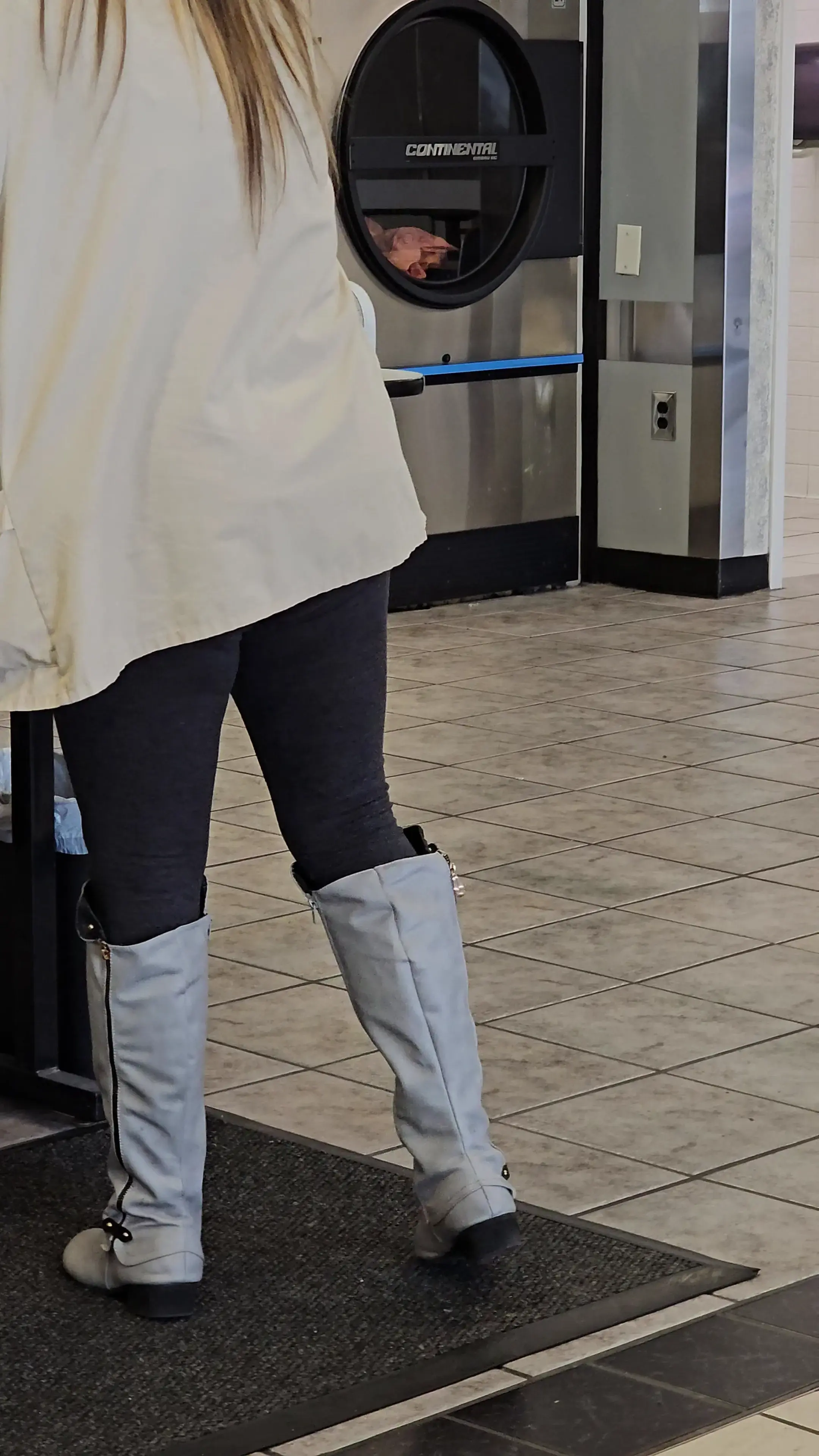 Econo Coin/Credit Card Laundromat thumbnail 2