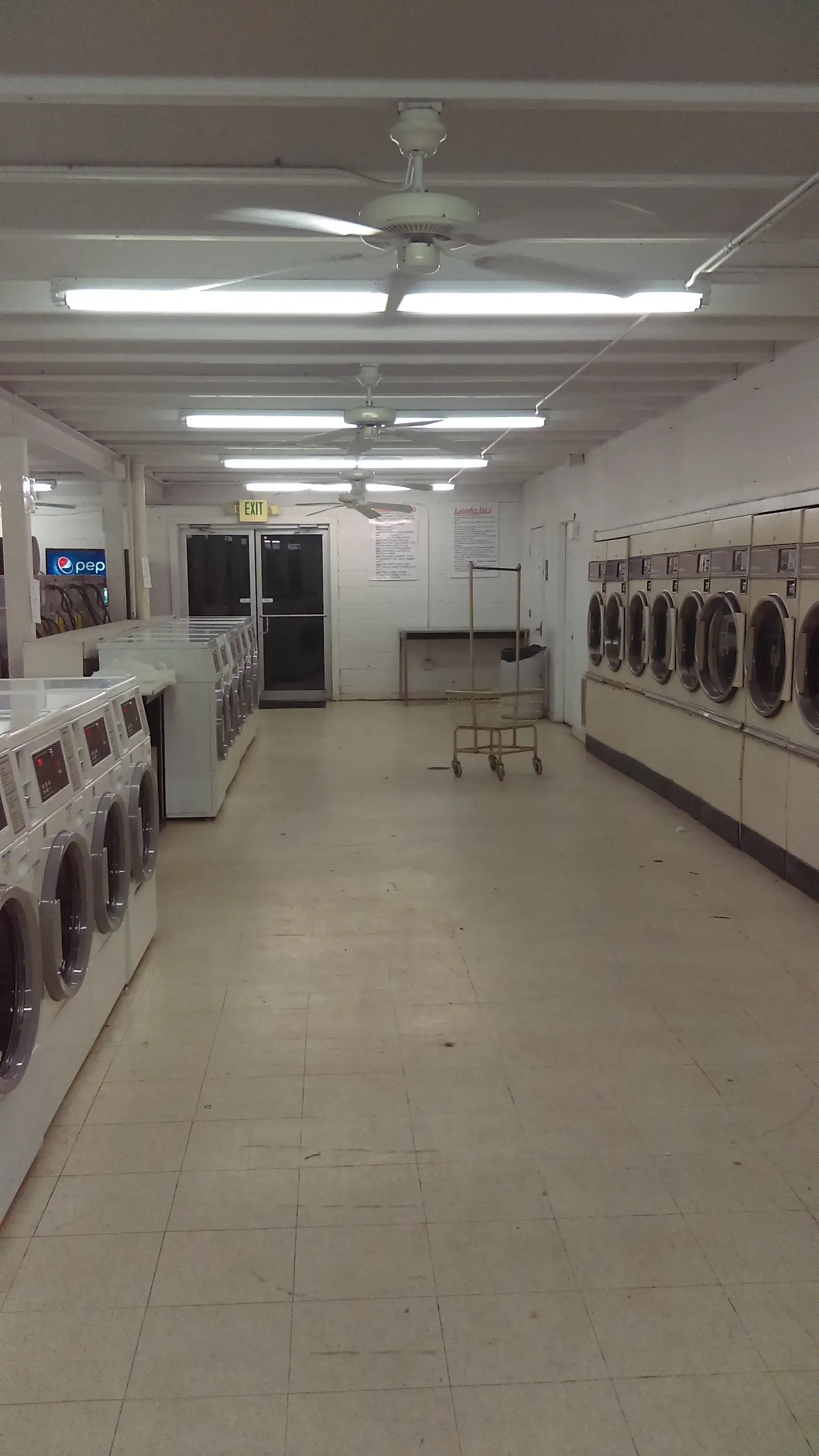 Economy Cleaners Coin Laundry thumbnail 16