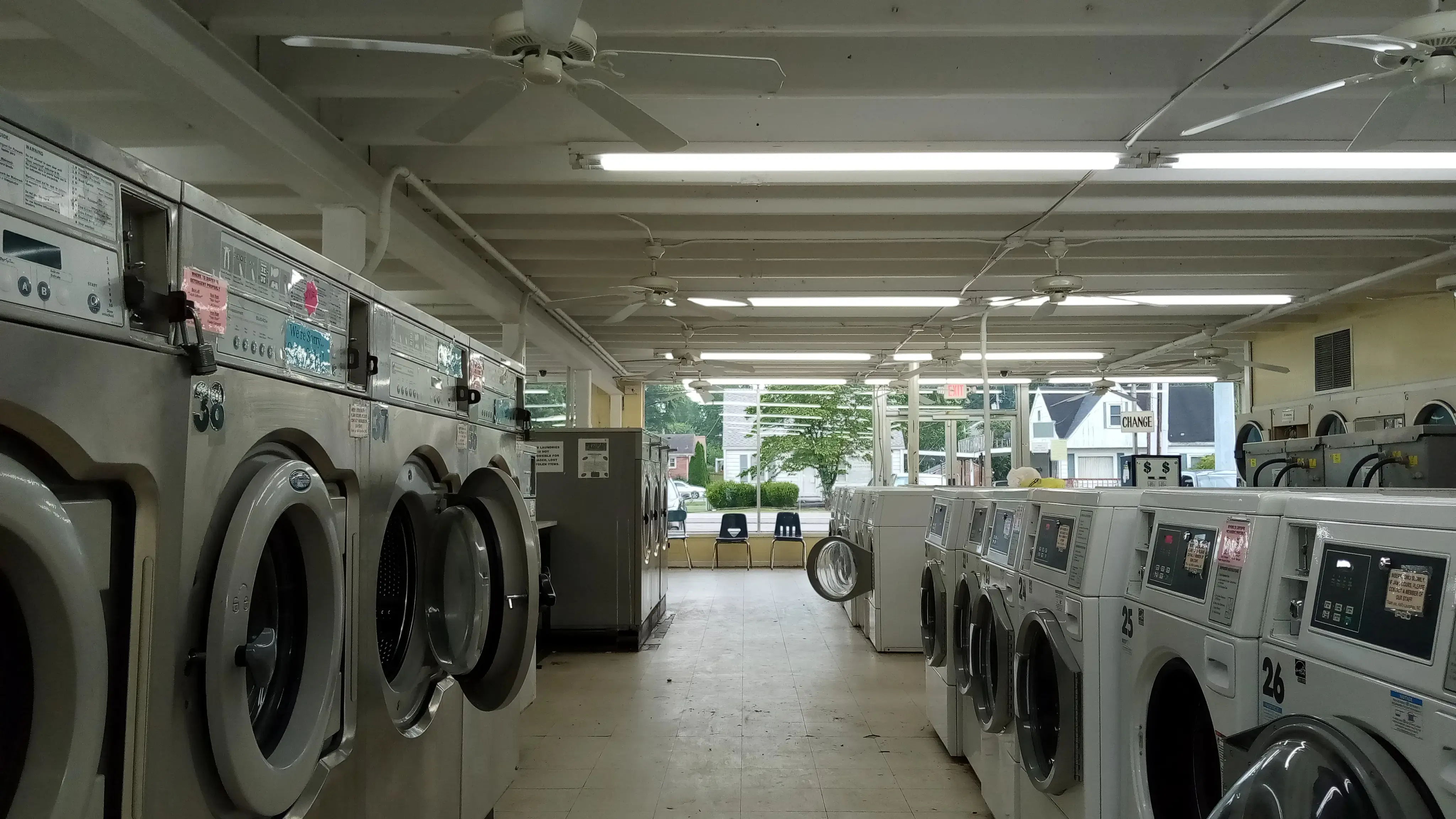 Economy Cleaners Coin Laundry thumbnail 18