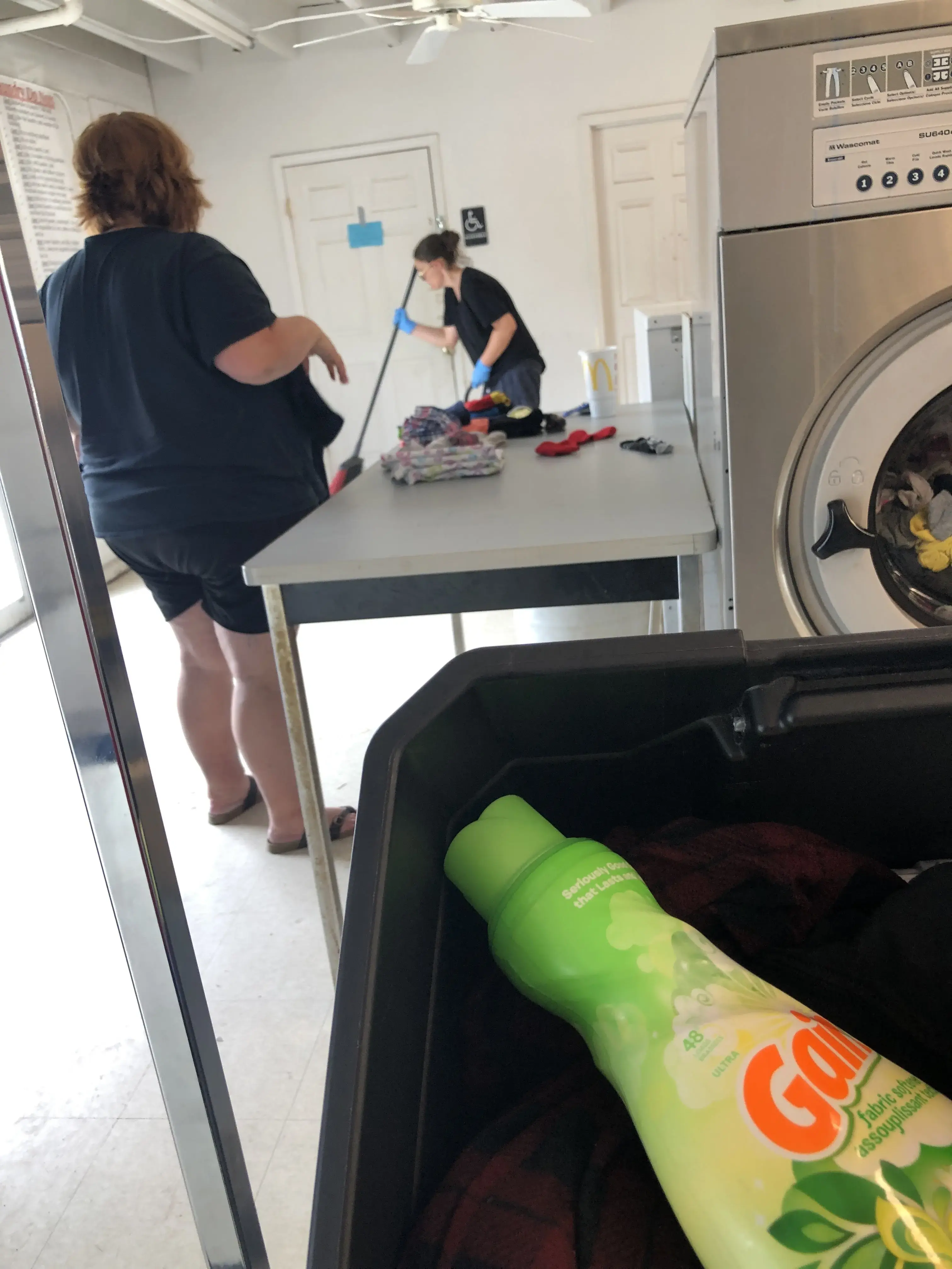 Economy Cleaners Coin Laundry - Image 13