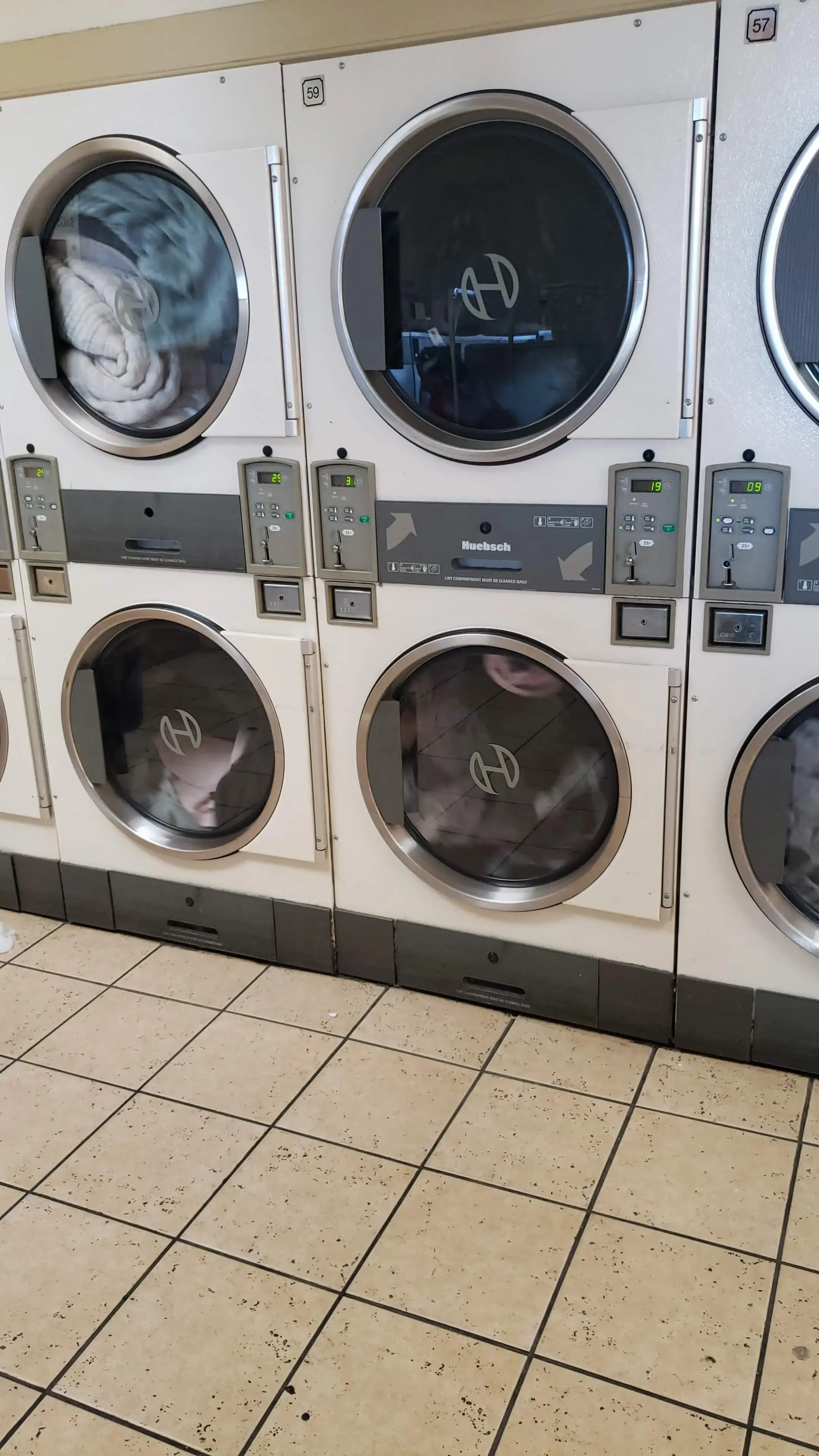 Edgewood Wash & Dry thumbnail 9