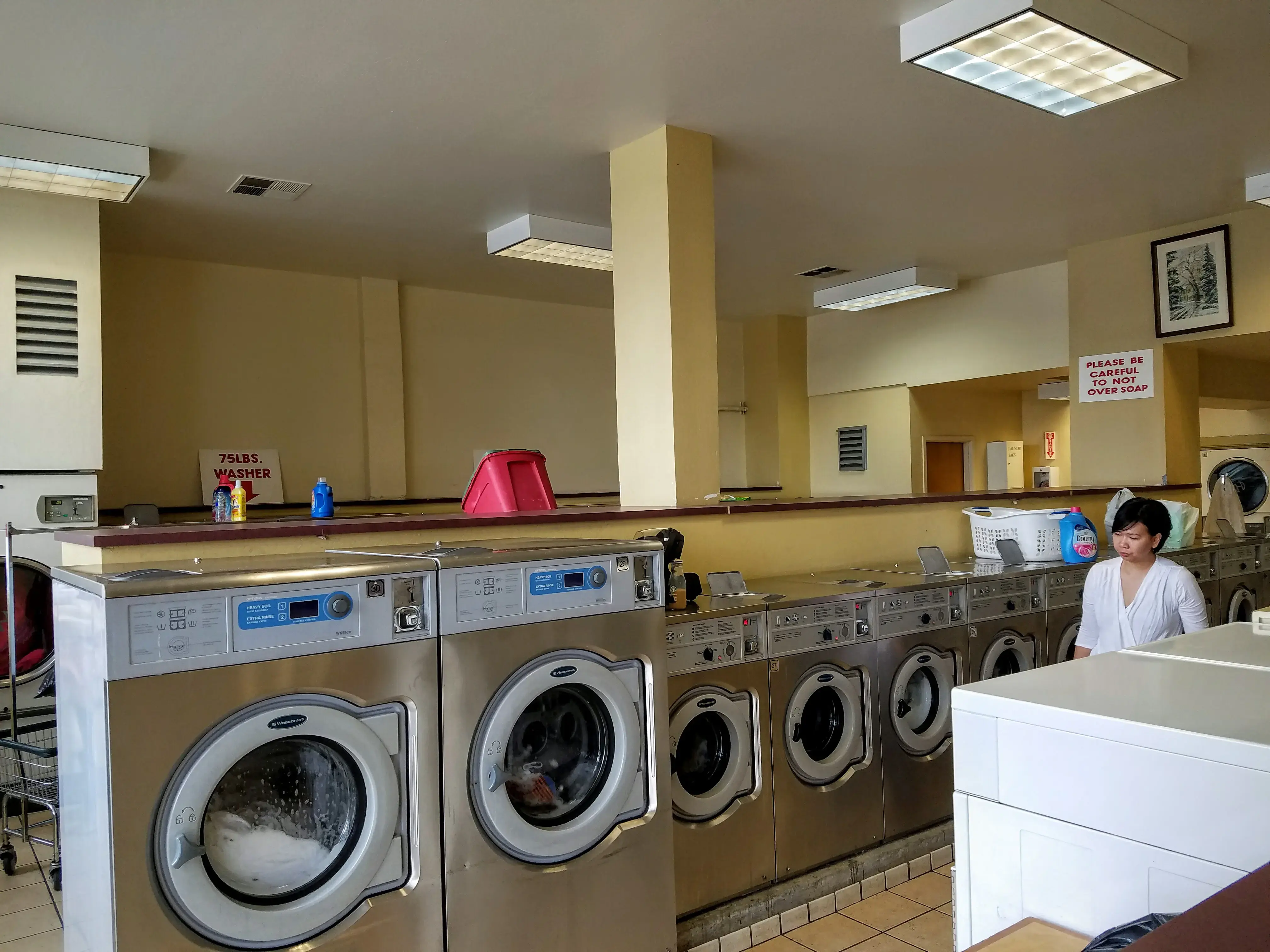 Edgewood Wash & Dry thumbnail 3