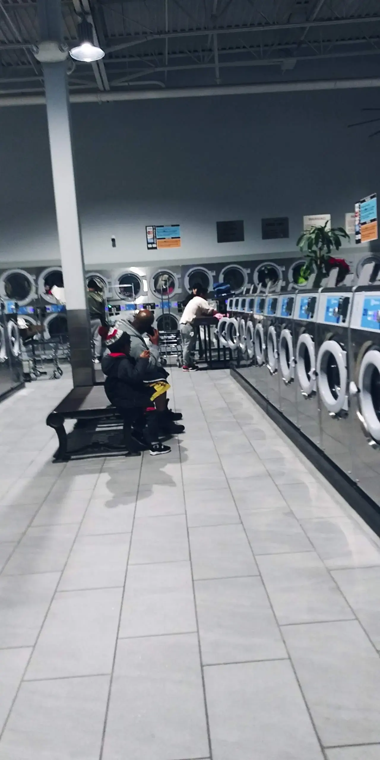 Edgmont Laundromat - Image 15