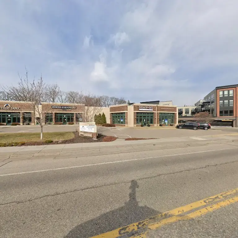 Edina Cleaners & Launderers - Image 4