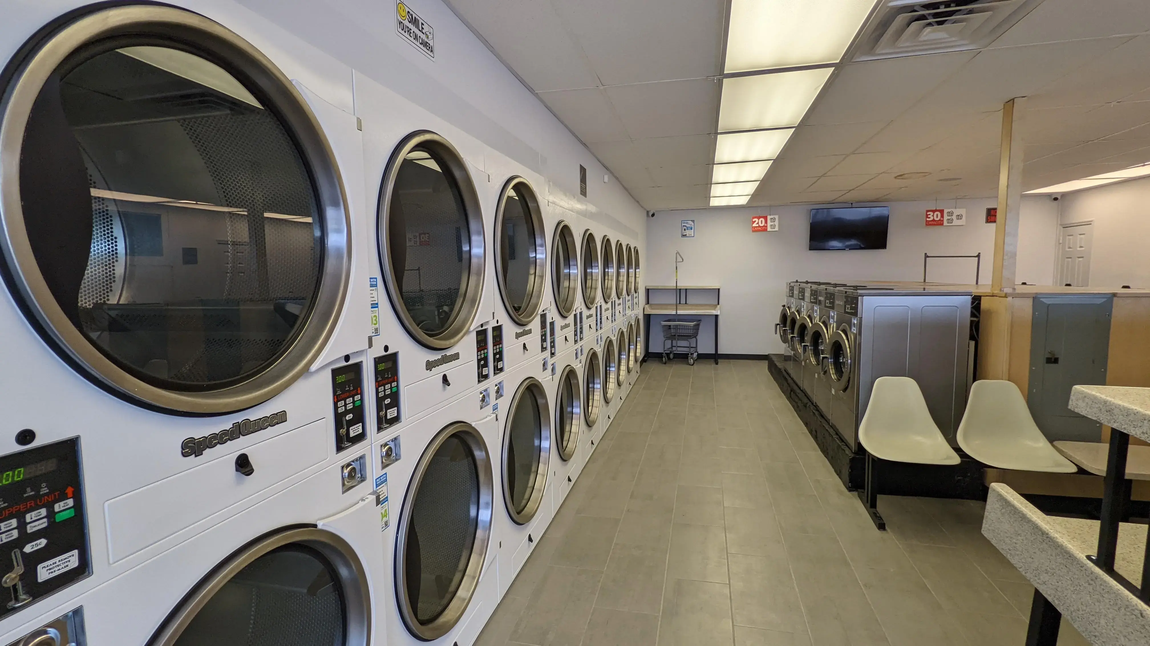 Egrets Laundromat - Image 12