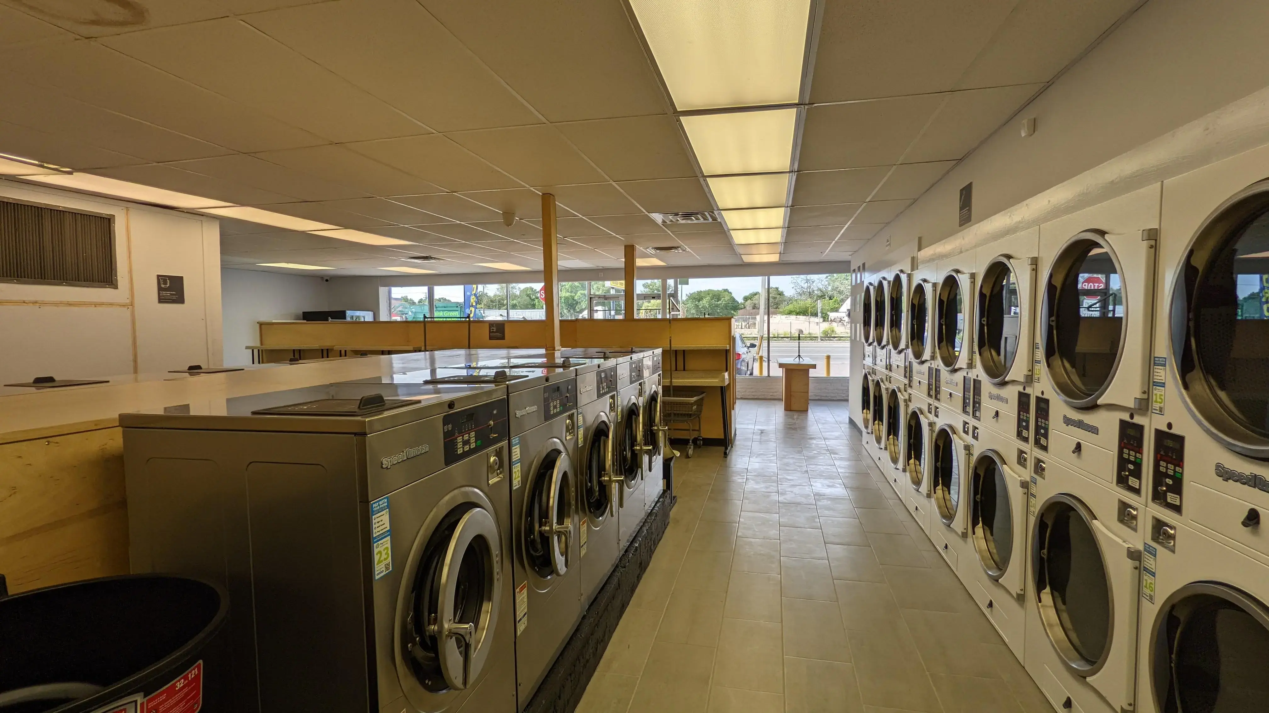 Egrets Laundromat - Image 4