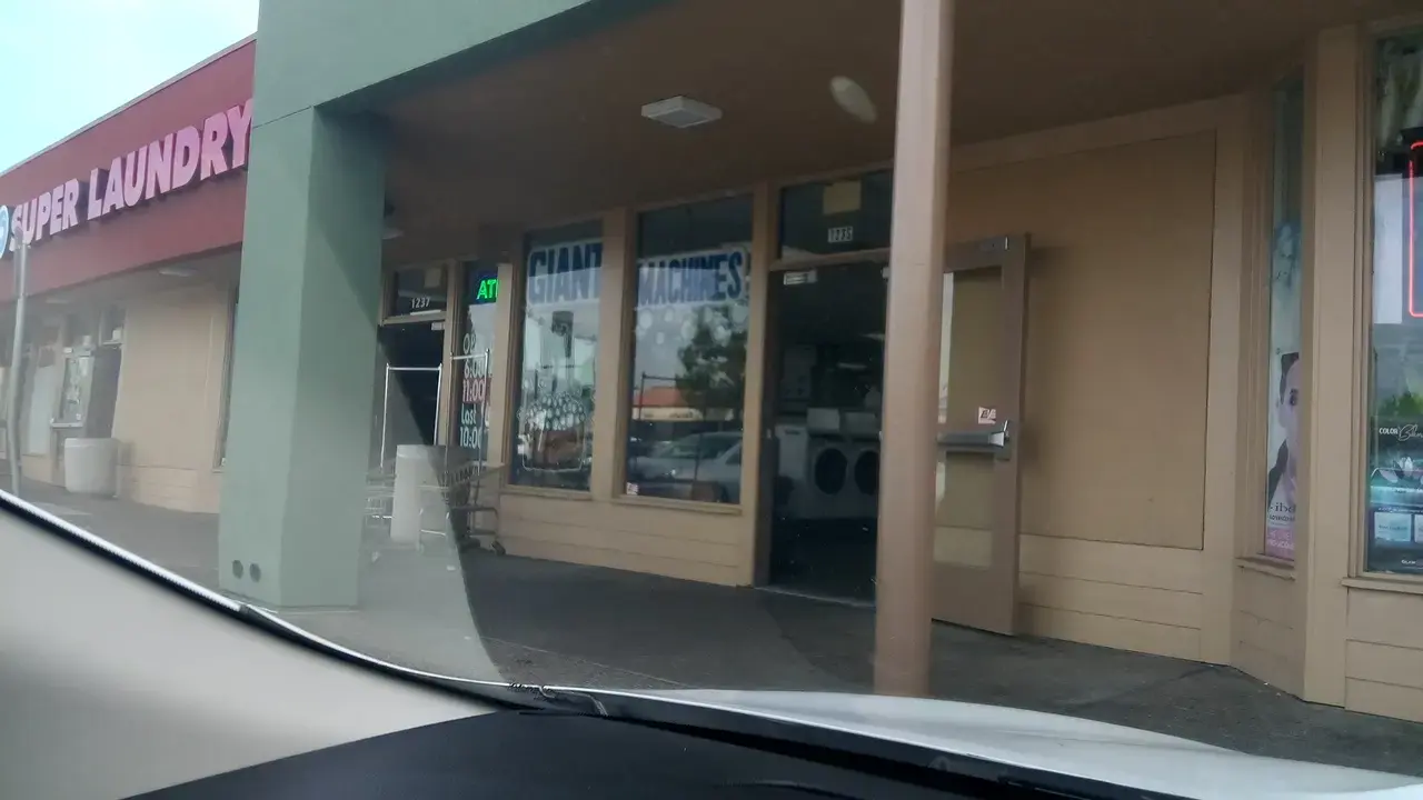 El Cajon super laundry thumbnail 3