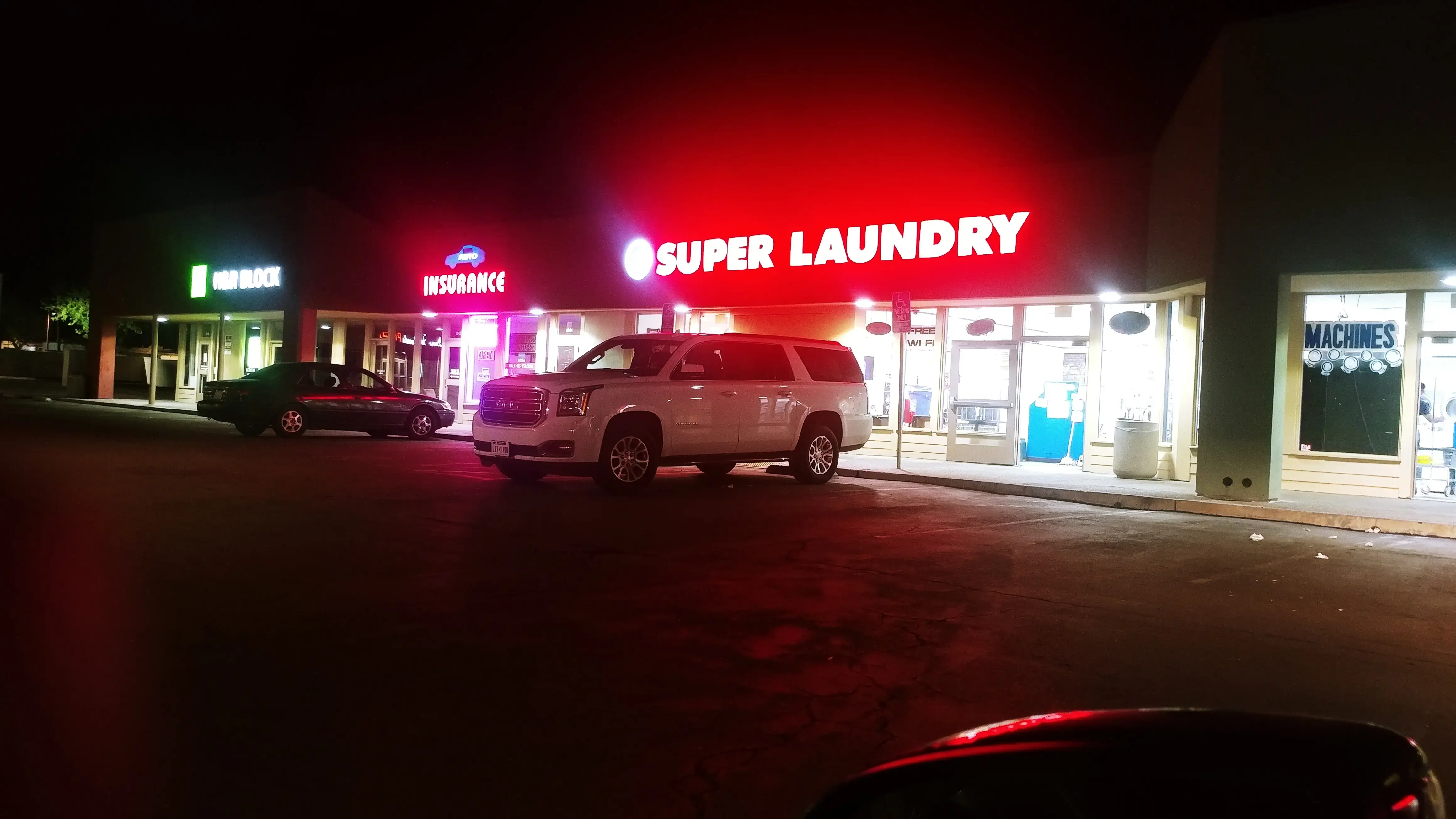 El Cajon super laundry thumbnail 12