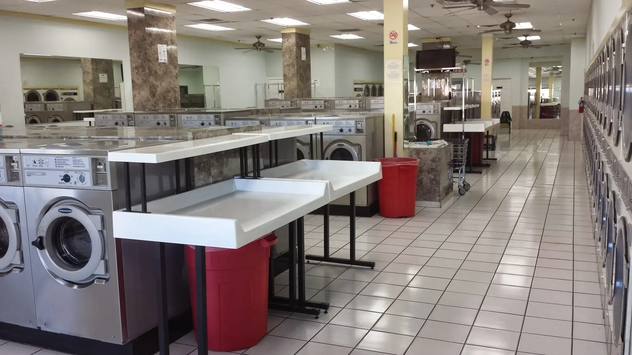 El Gran Laundromat location