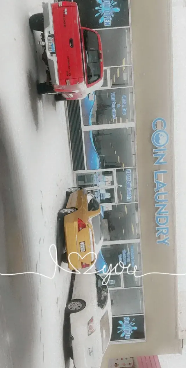 El Paso Coin Laundry and Wash Dry Fold Drop Off Service - Image 17