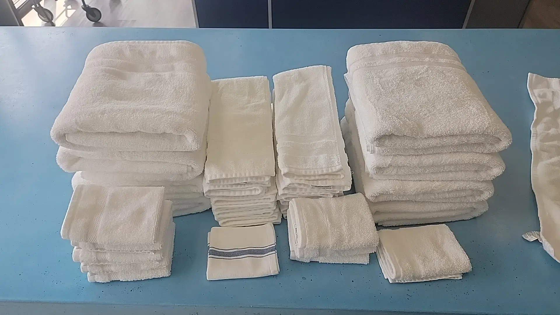 El Porto Laundry thumbnail 18