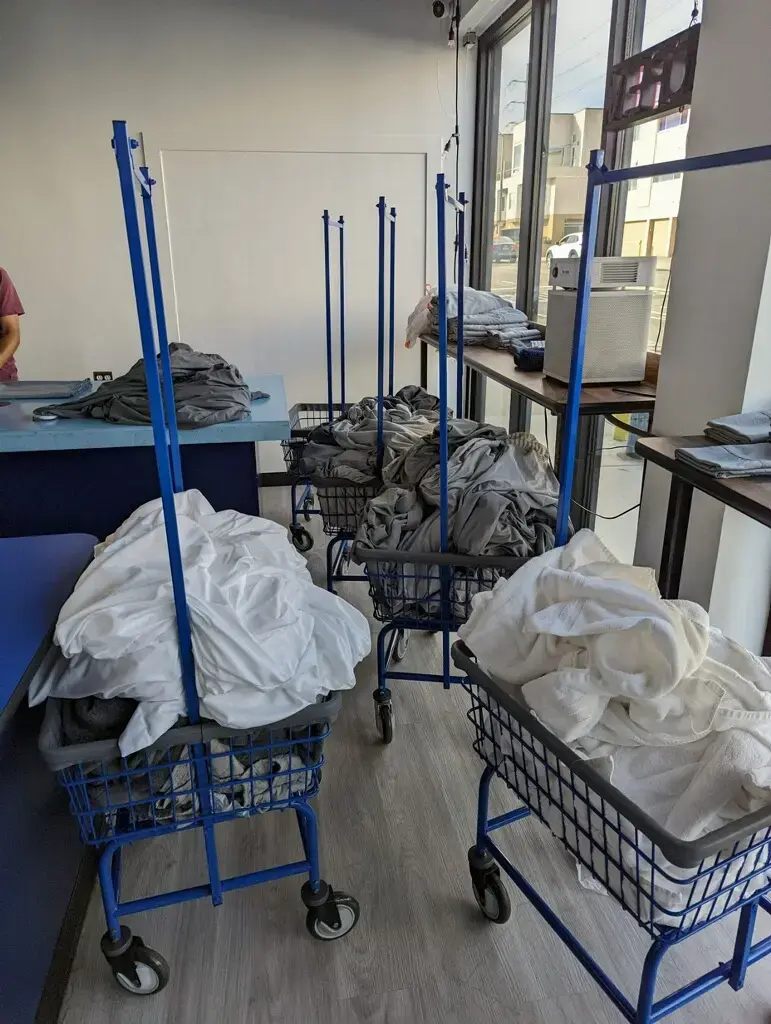 El Porto Laundry - Image 13