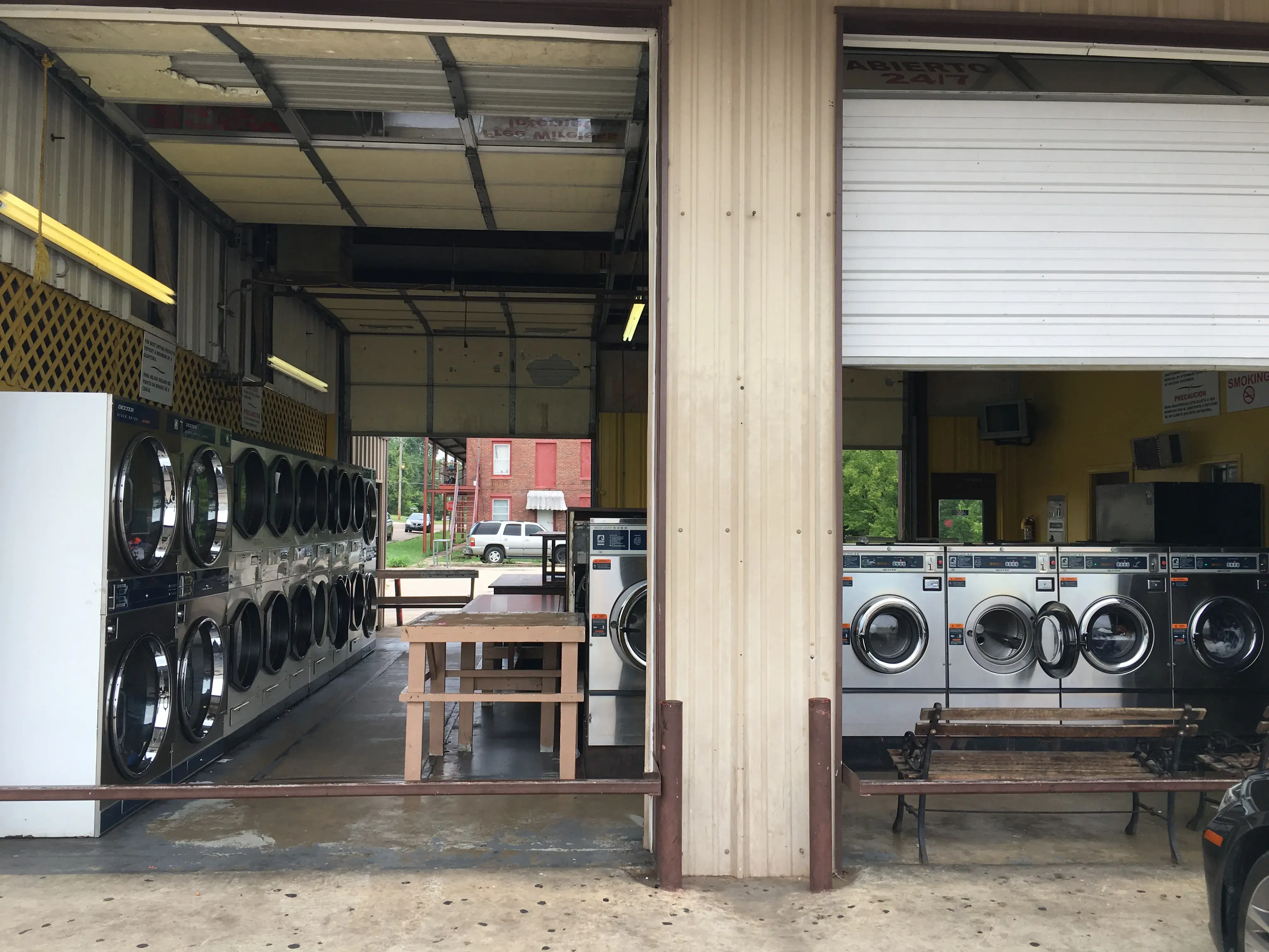 El Rio Laundry III - Image 5